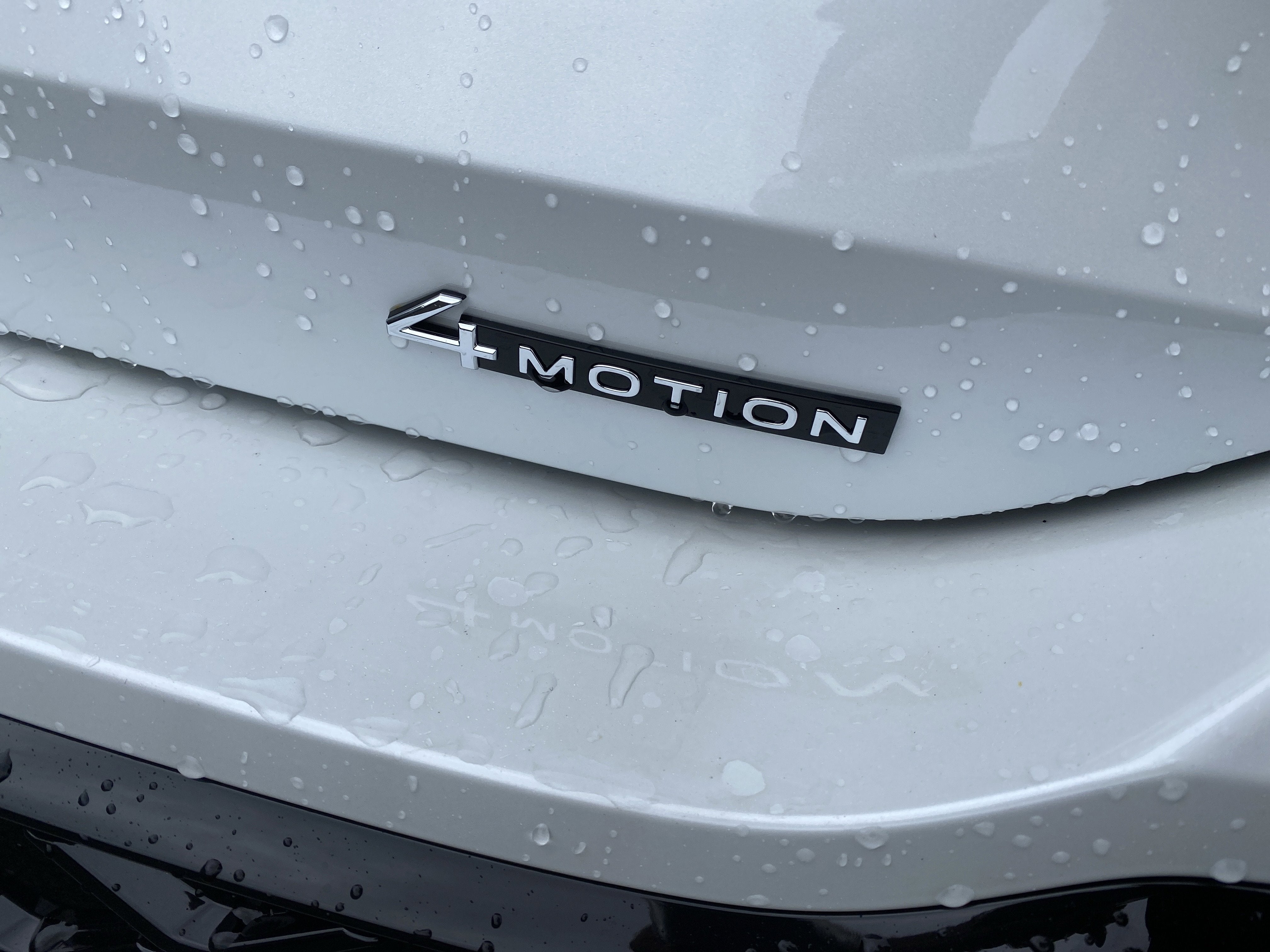 2025 Volkswagen Tiguan 2.0T SE R-Line Black 4MOTION