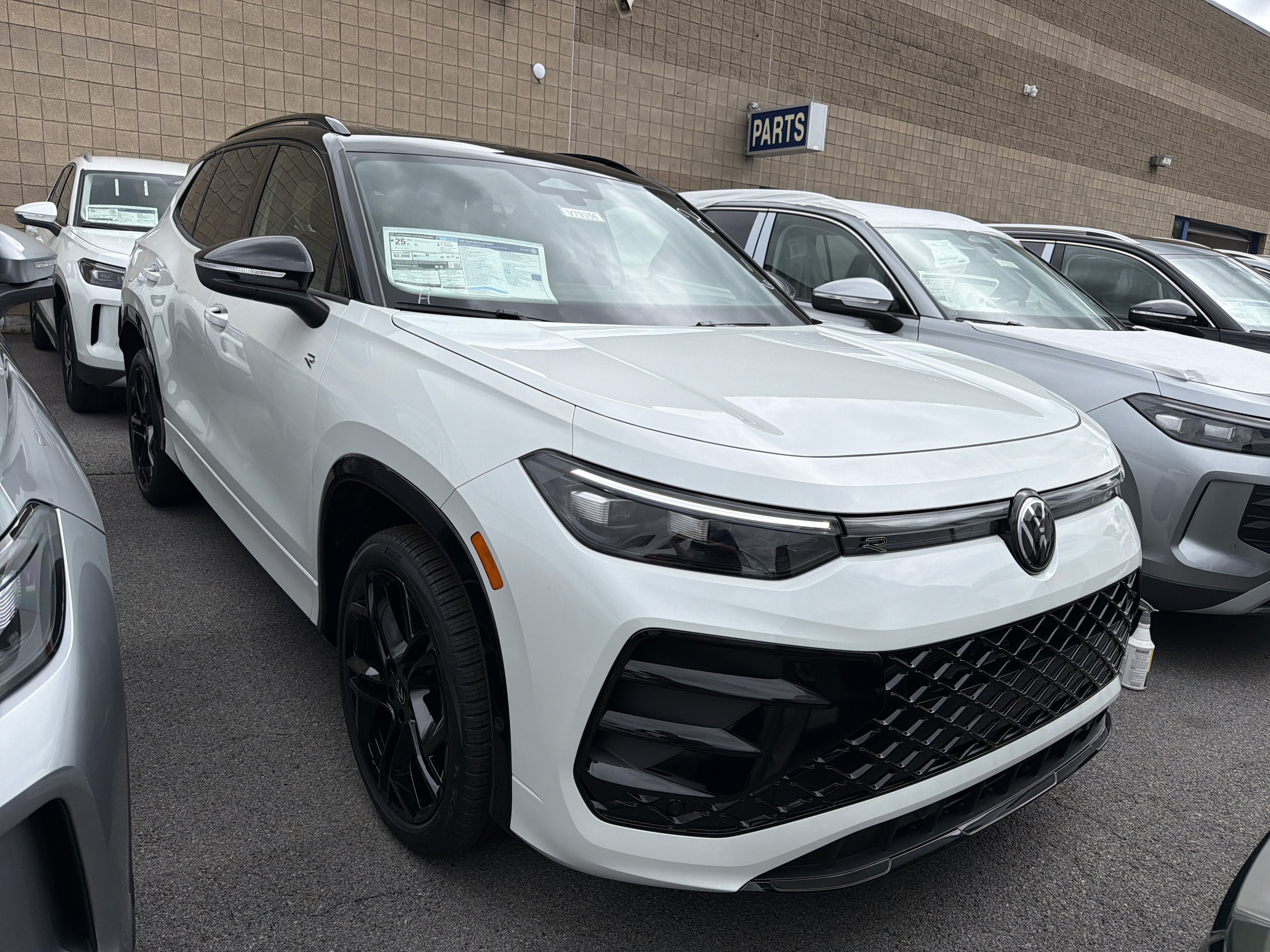 2026 Volkswagen Tiguan SE R-Line Black 4MOTION