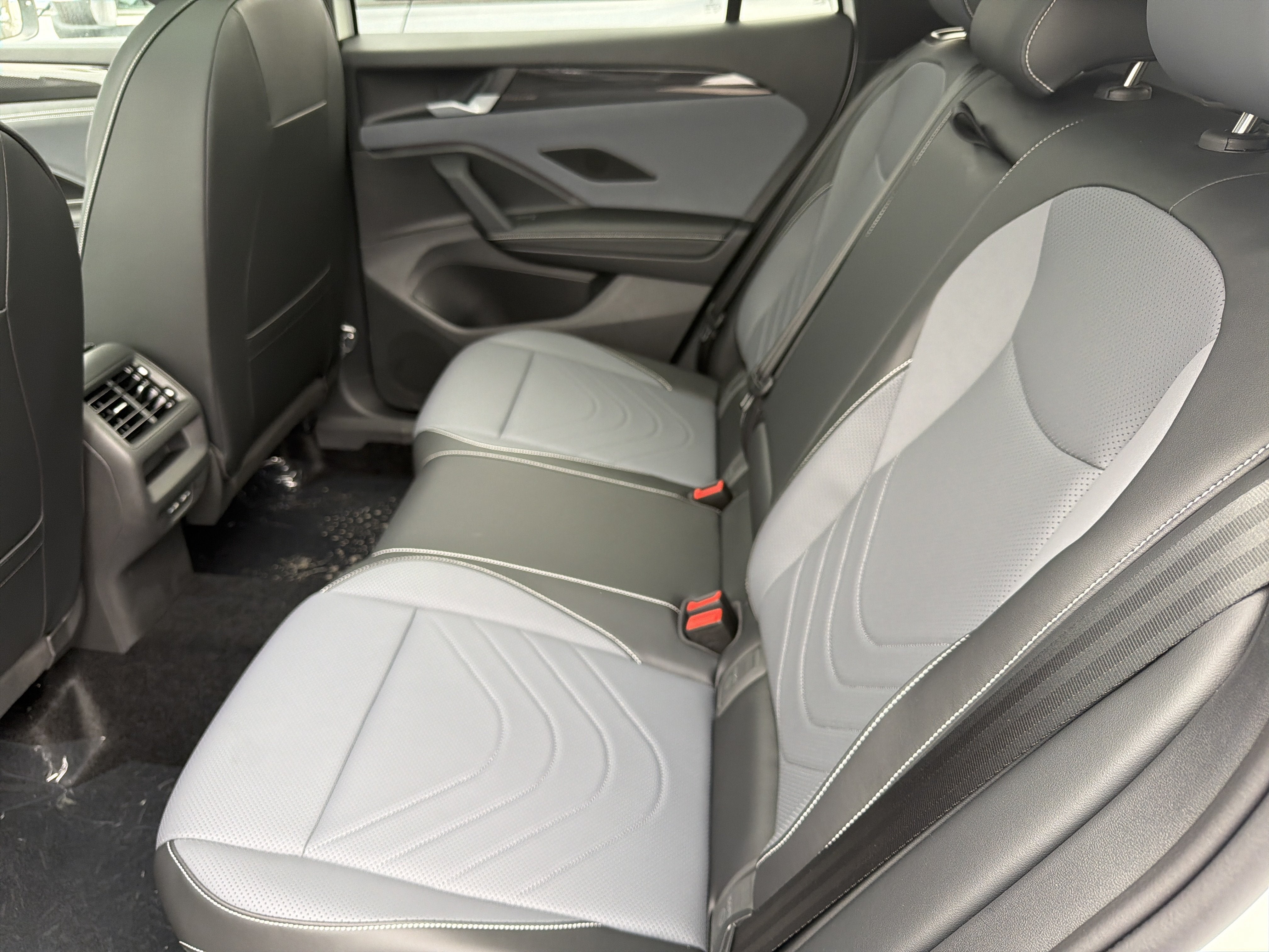 2026 Volkswagen Tiguan SE R-Line Black 4MOTION