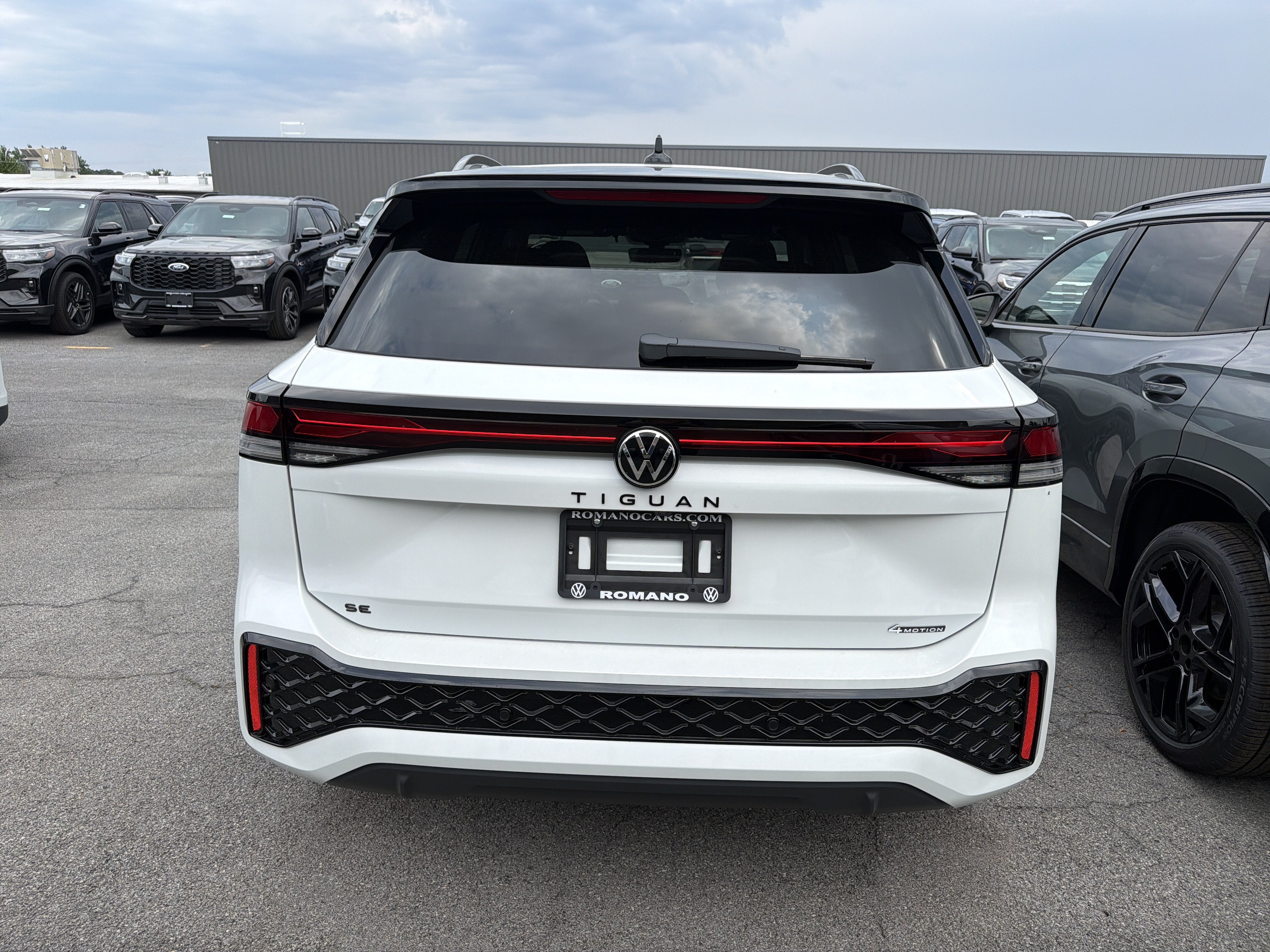 2026 Volkswagen Tiguan SE R-Line Black 4MOTION