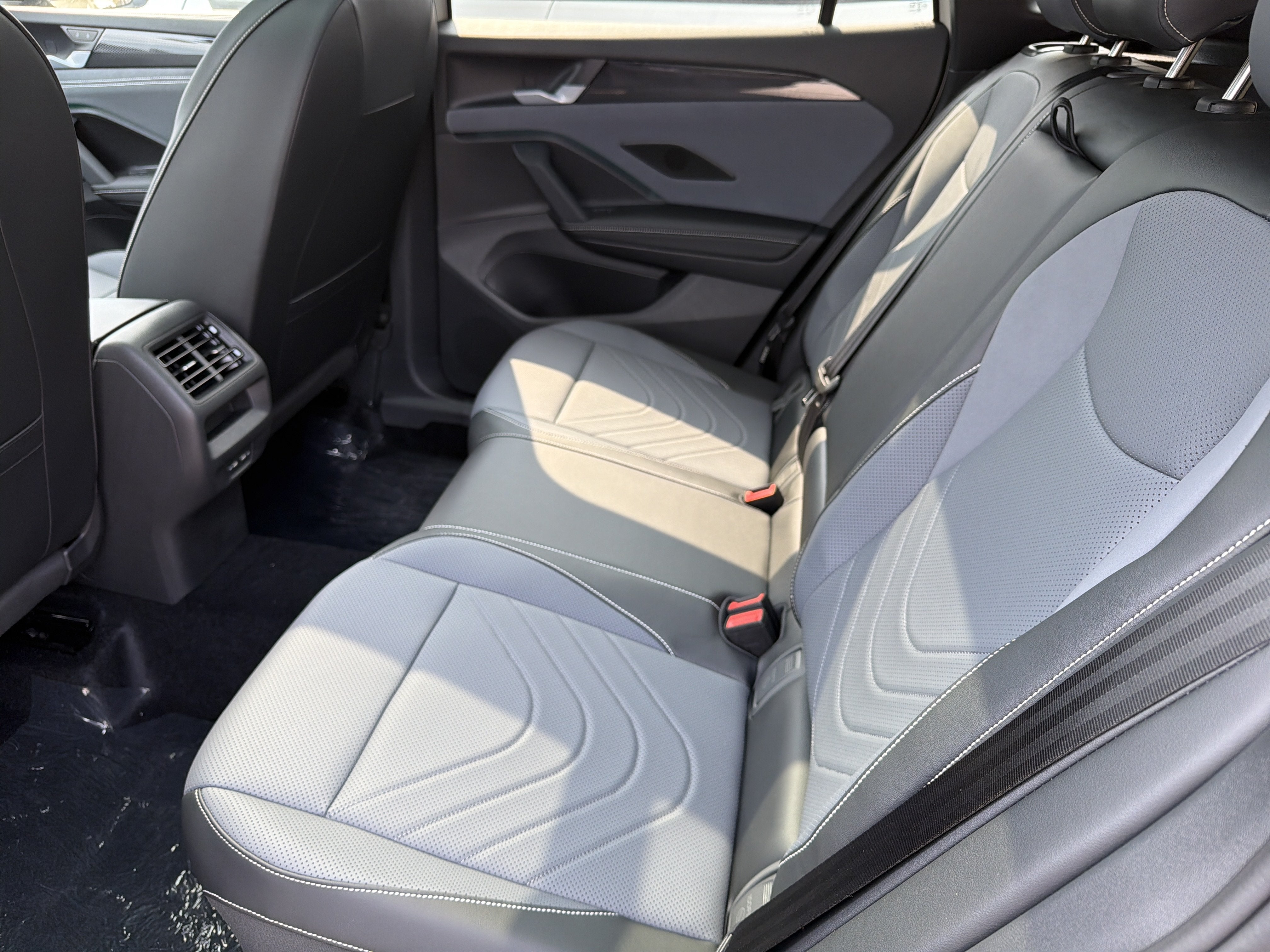 2026 Volkswagen Tiguan SE R-Line Black 4MOTION