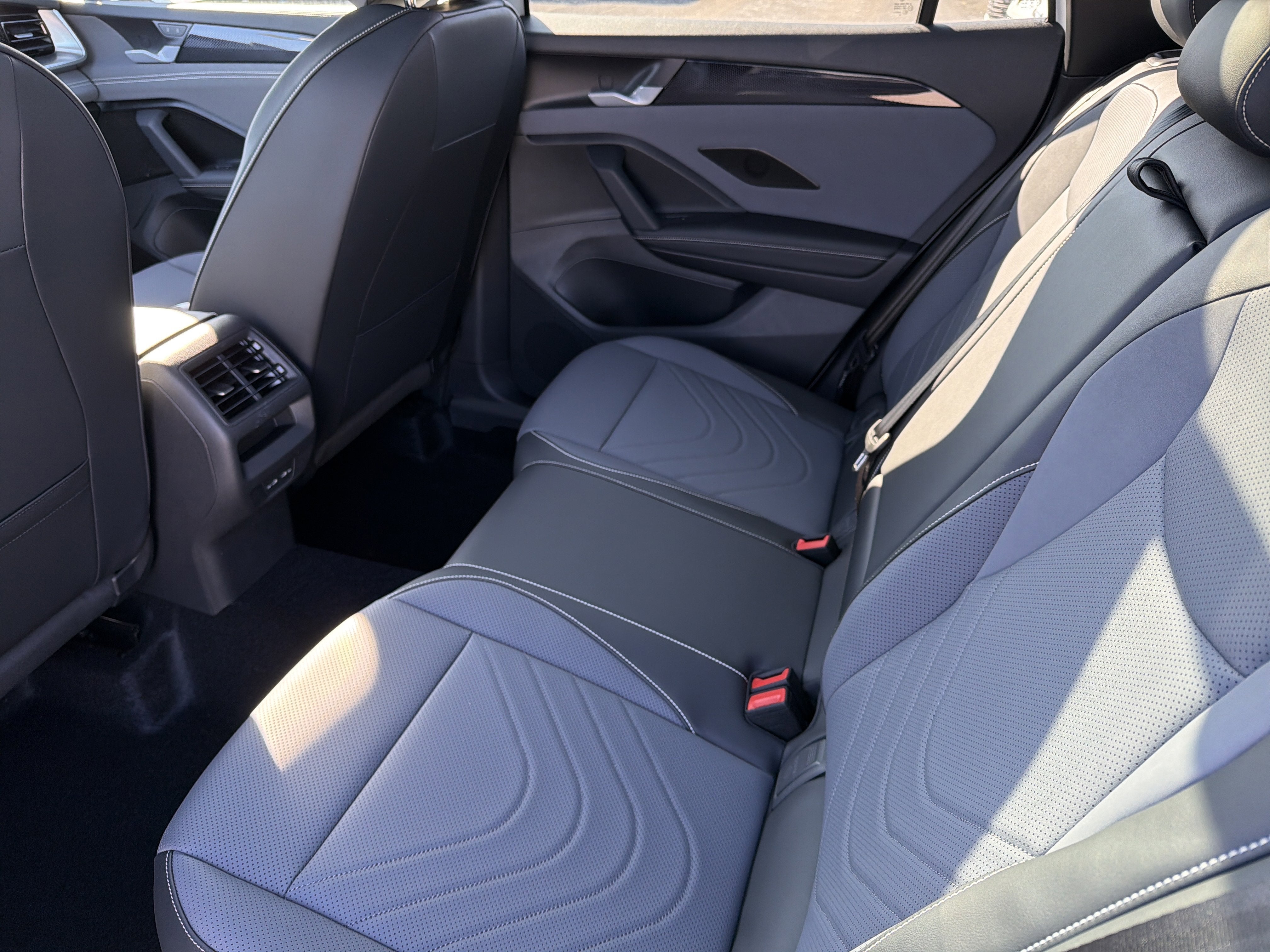 2026 Volkswagen Tiguan 2.0T SE R-Line Black 4MOTION