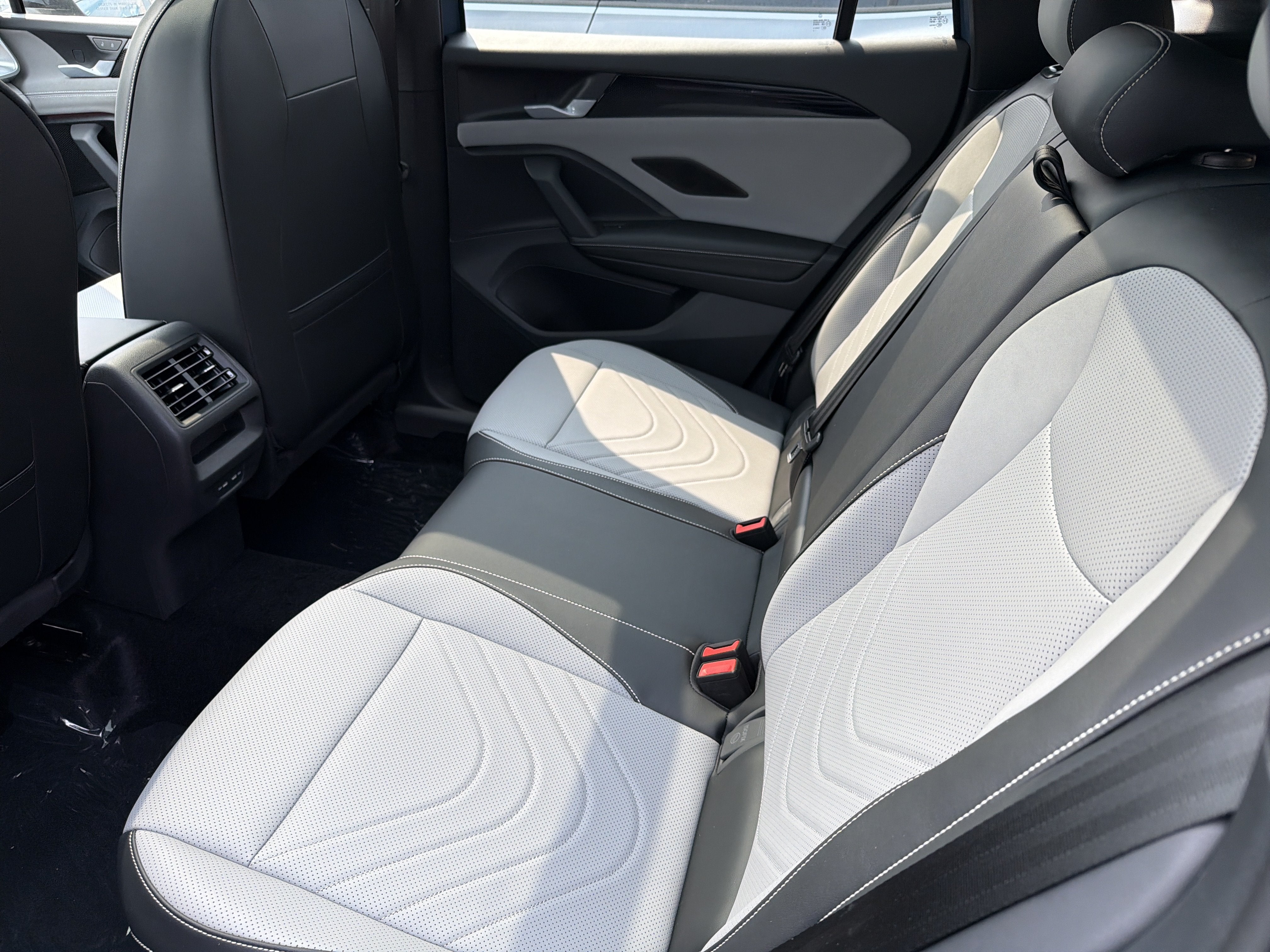 2026 Volkswagen Tiguan SE R-Line Black 4MOTION
