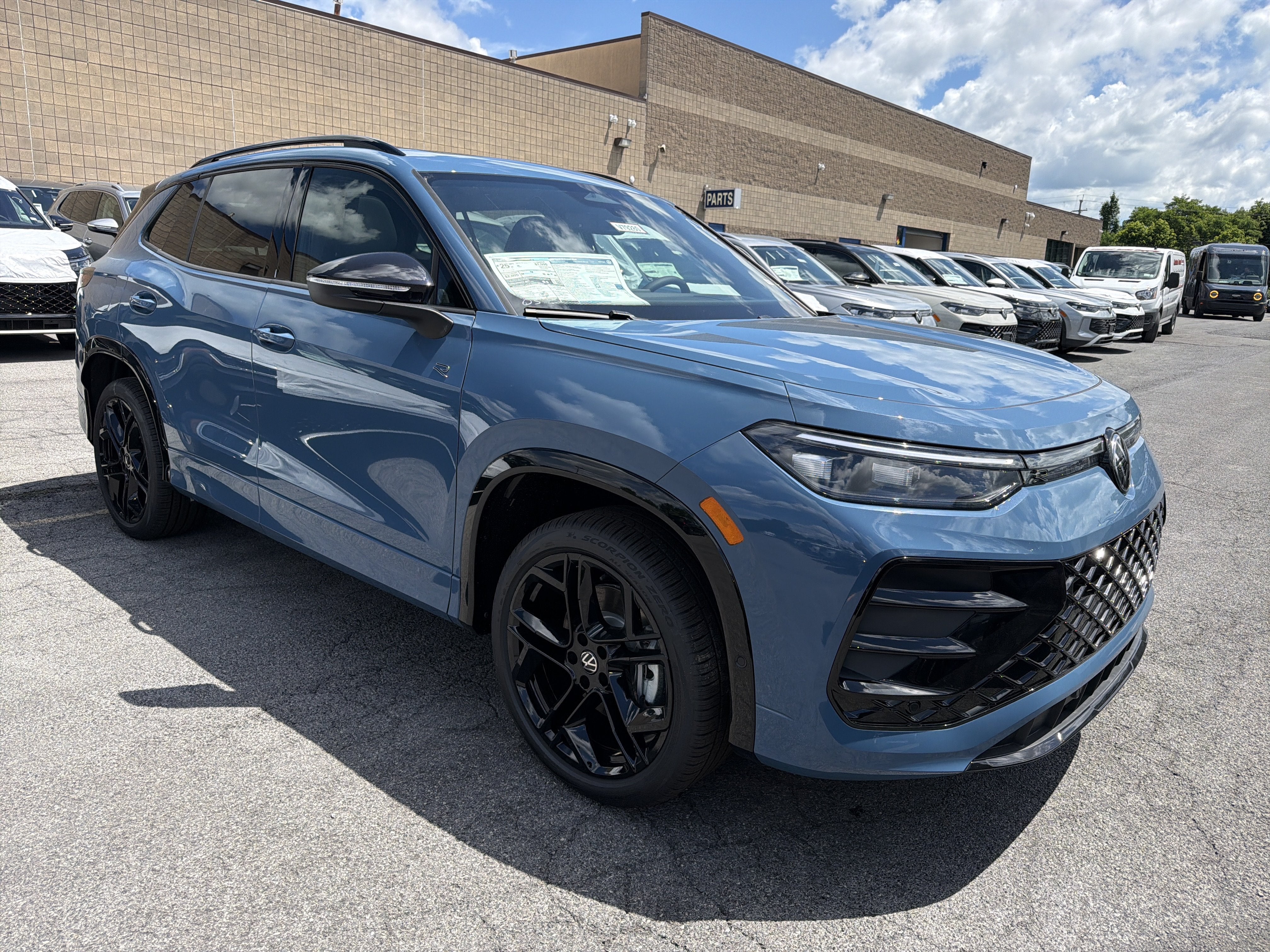 2026 Volkswagen Tiguan SE R-Line Black 4MOTION