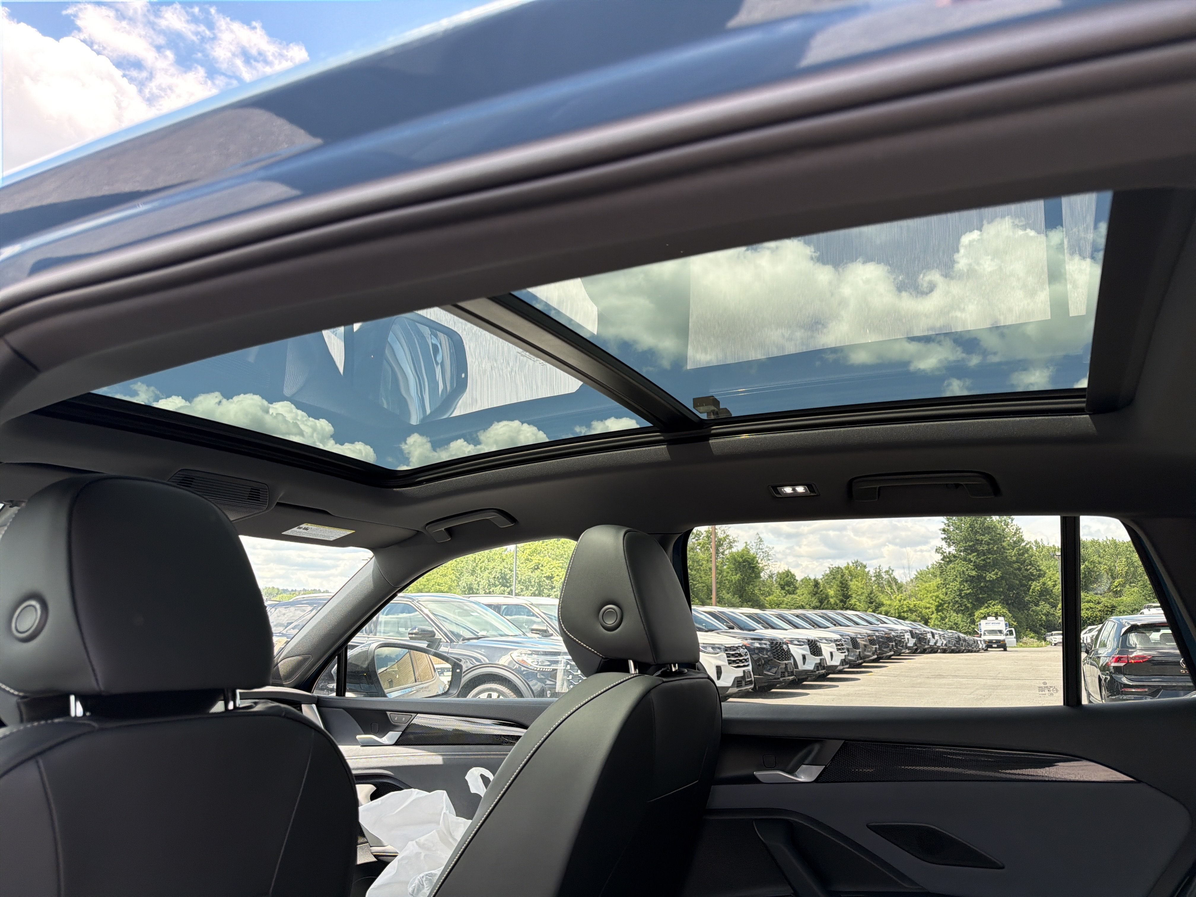 2026 Volkswagen Tiguan SE R-Line Black 4MOTION