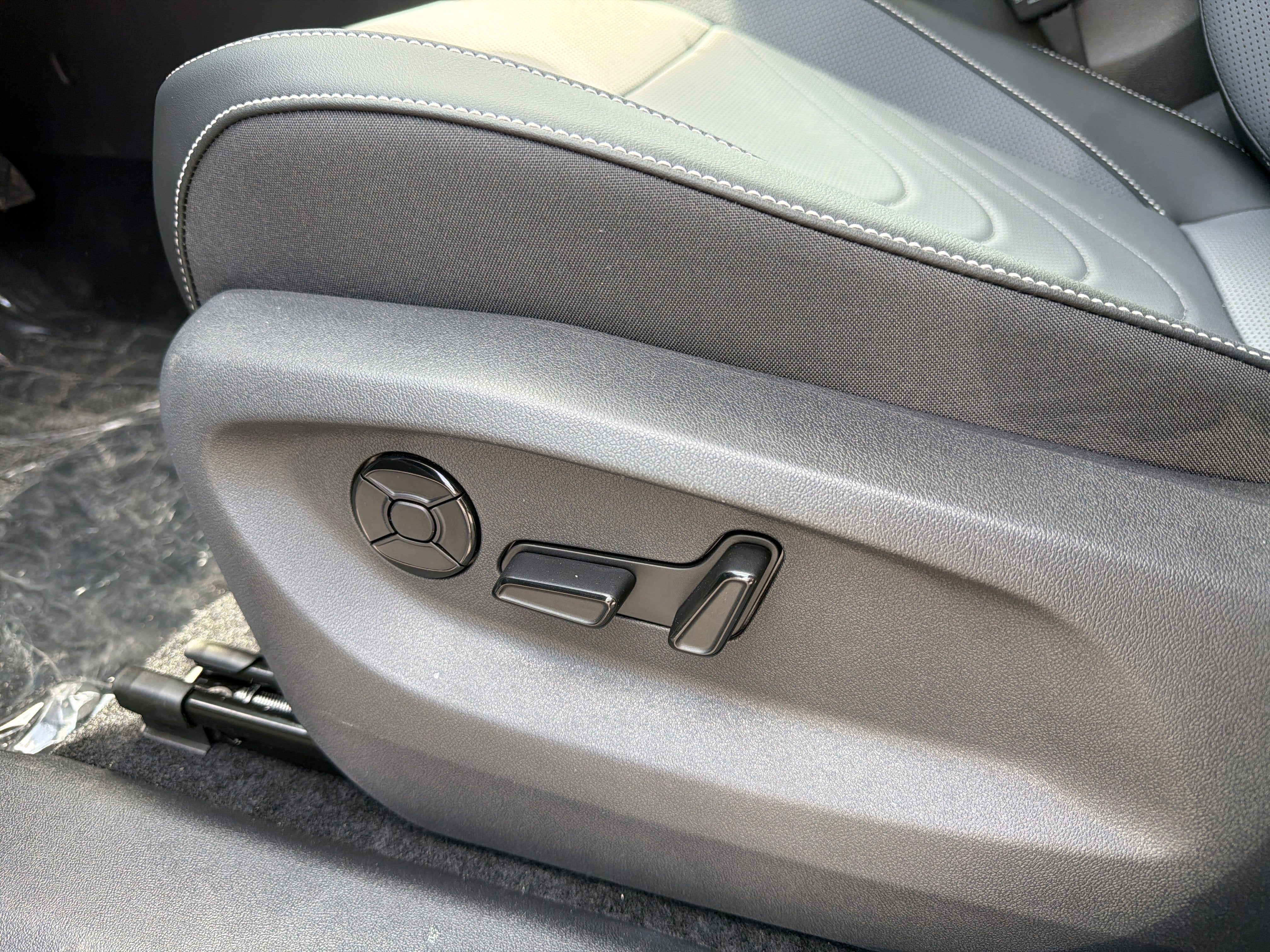 2026 Volkswagen Tiguan SE 4MOTION