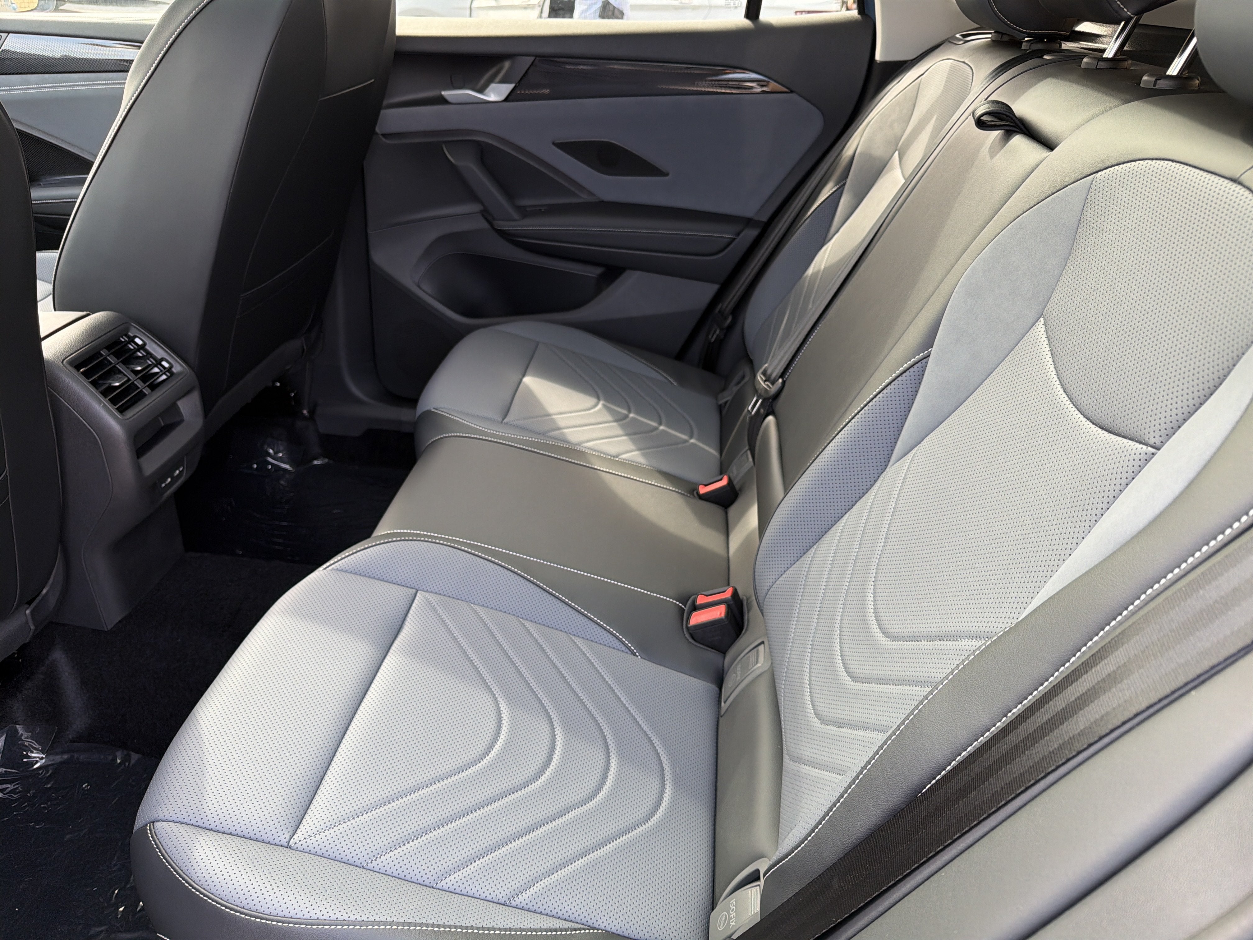 2026 Volkswagen Tiguan SE 4MOTION