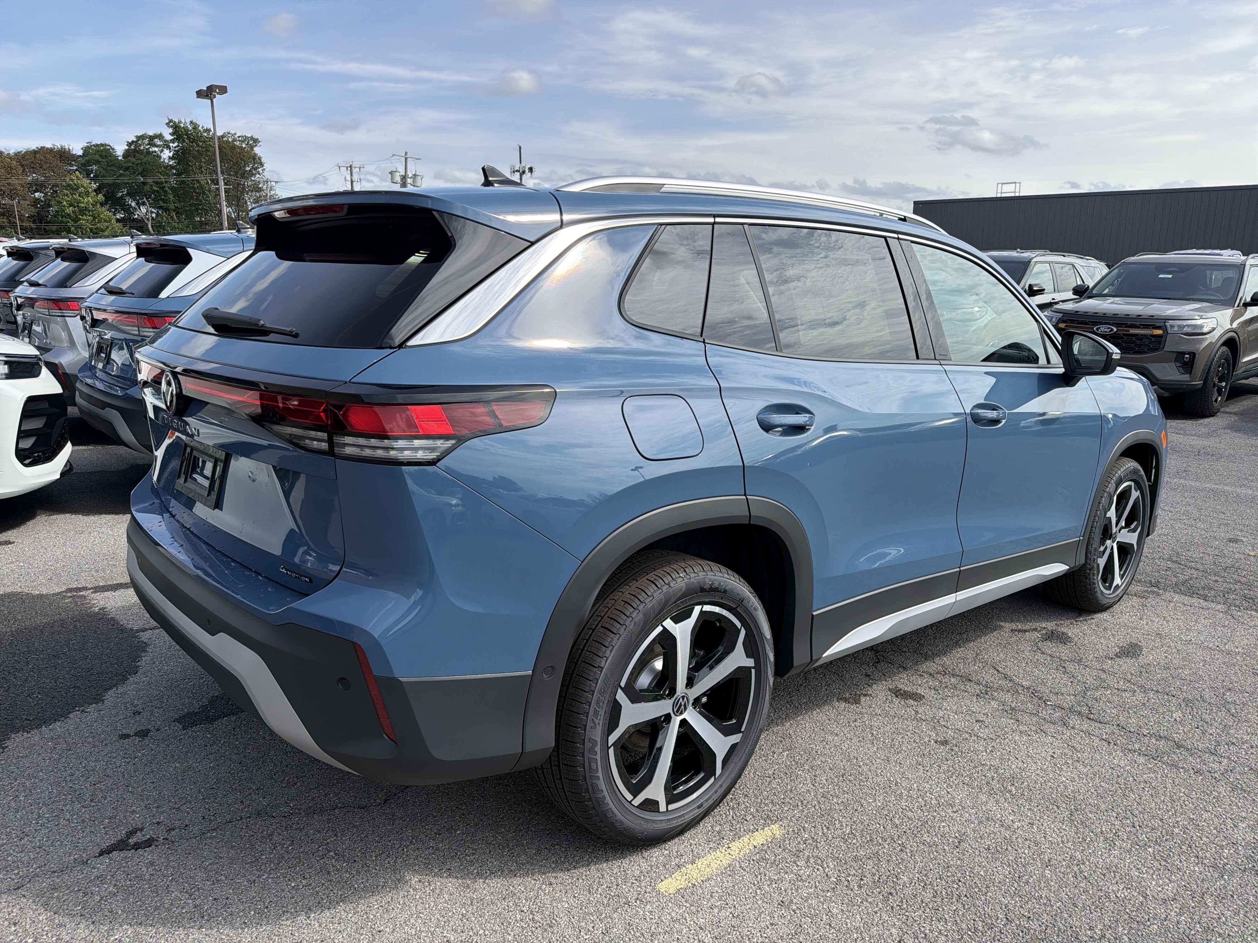 2026 Volkswagen Tiguan SE 4MOTION