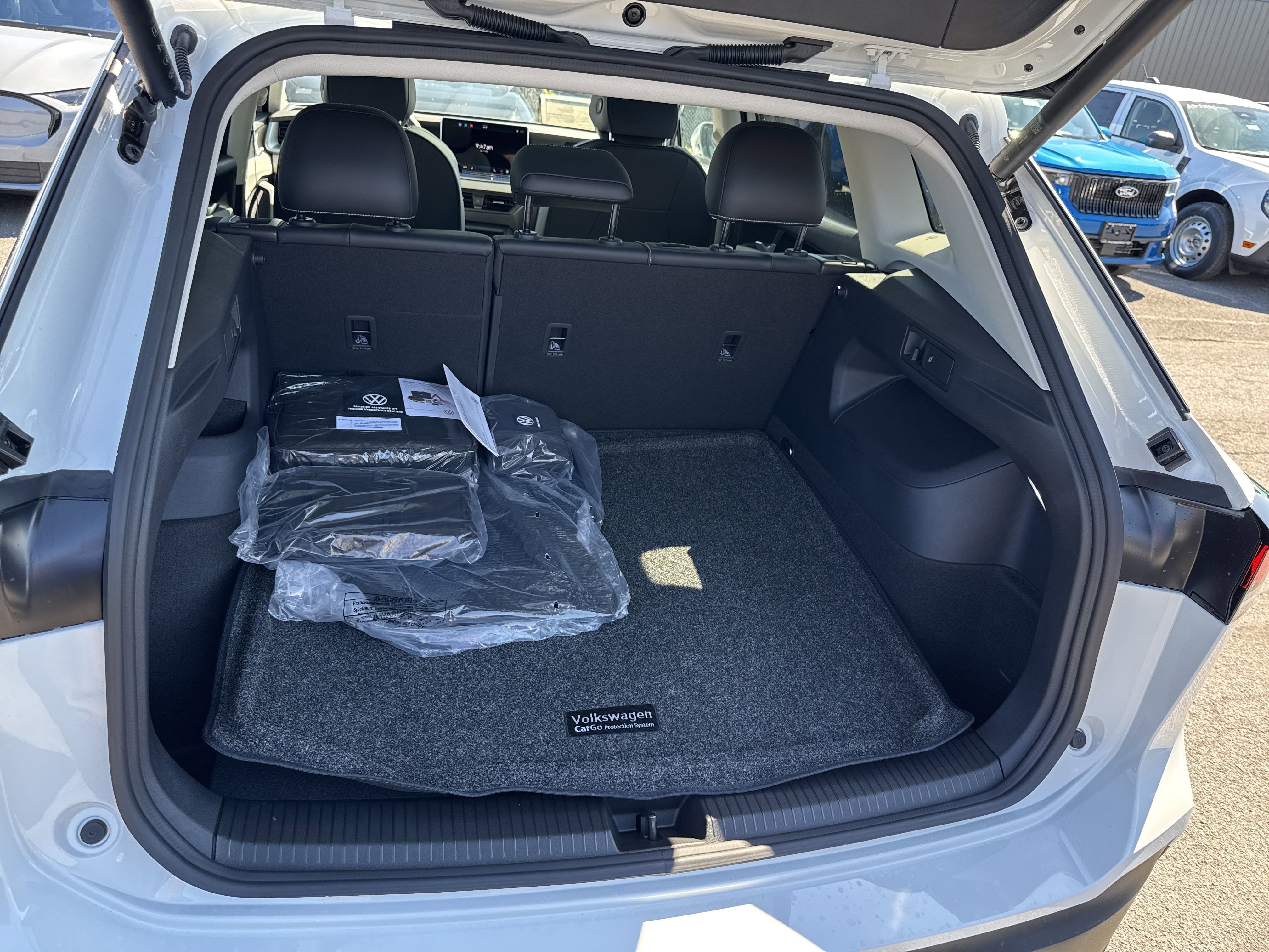 2025 Volkswagen Tiguan 2.0T SE 4MOTION