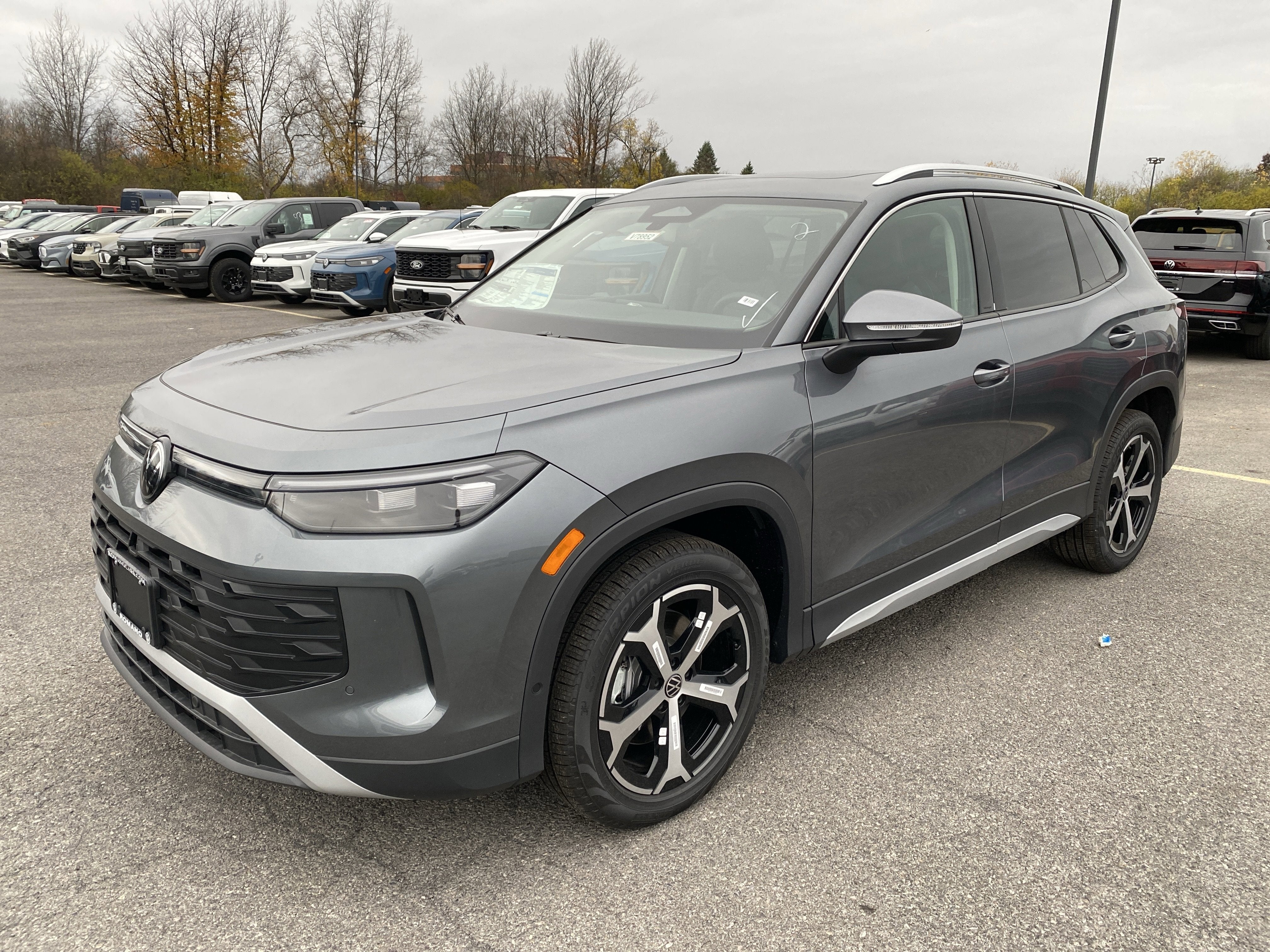 2025 Volkswagen Tiguan 2.0T SE 4MOTION