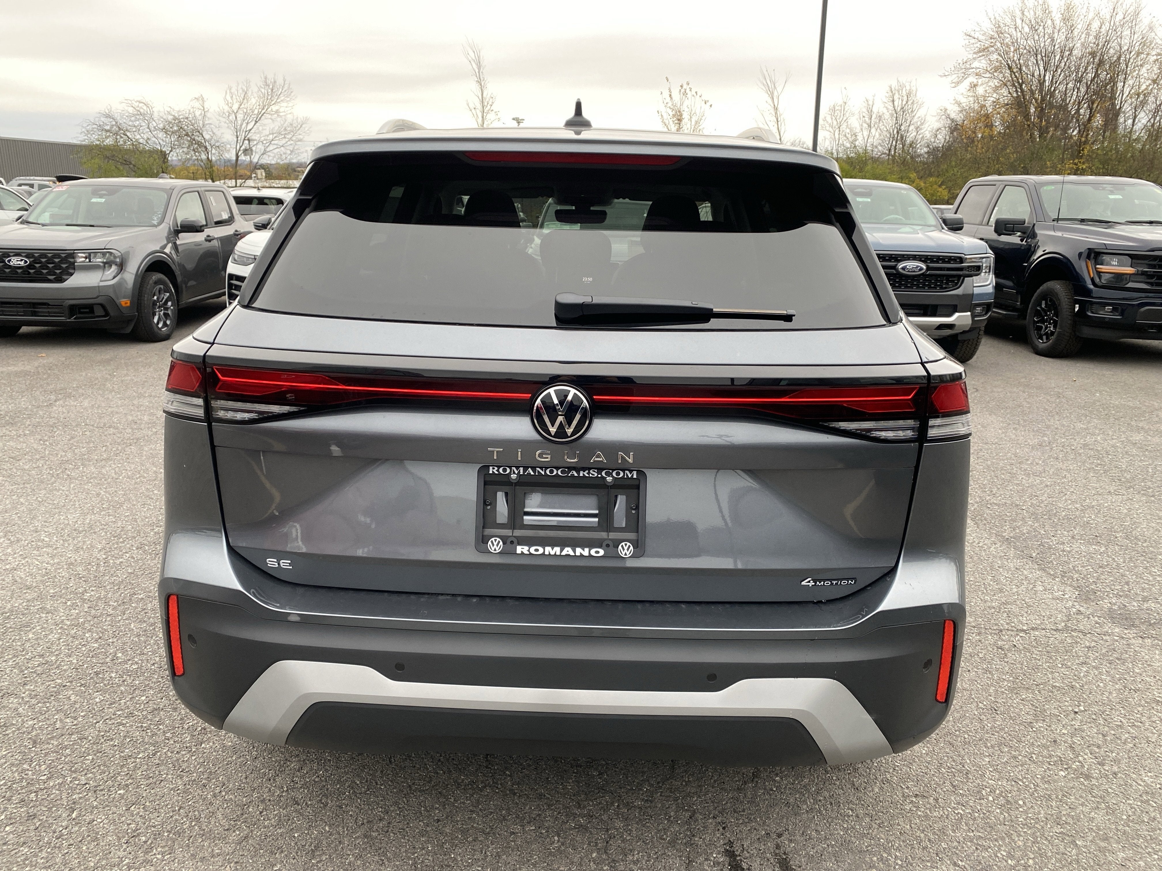 2025 Volkswagen Tiguan 2.0T SE 4MOTION