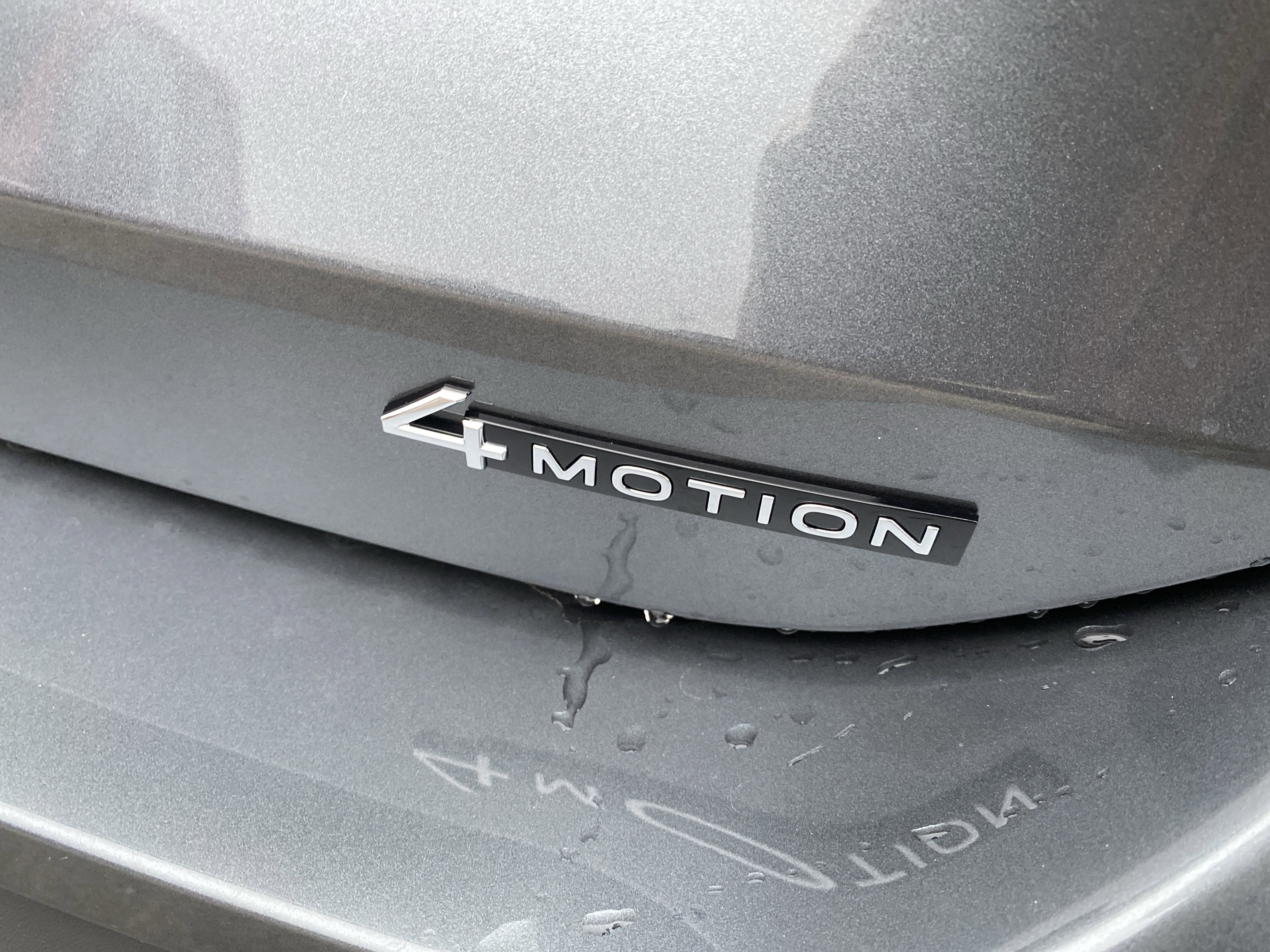 2025 Volkswagen Tiguan 2.0T SE 4MOTION