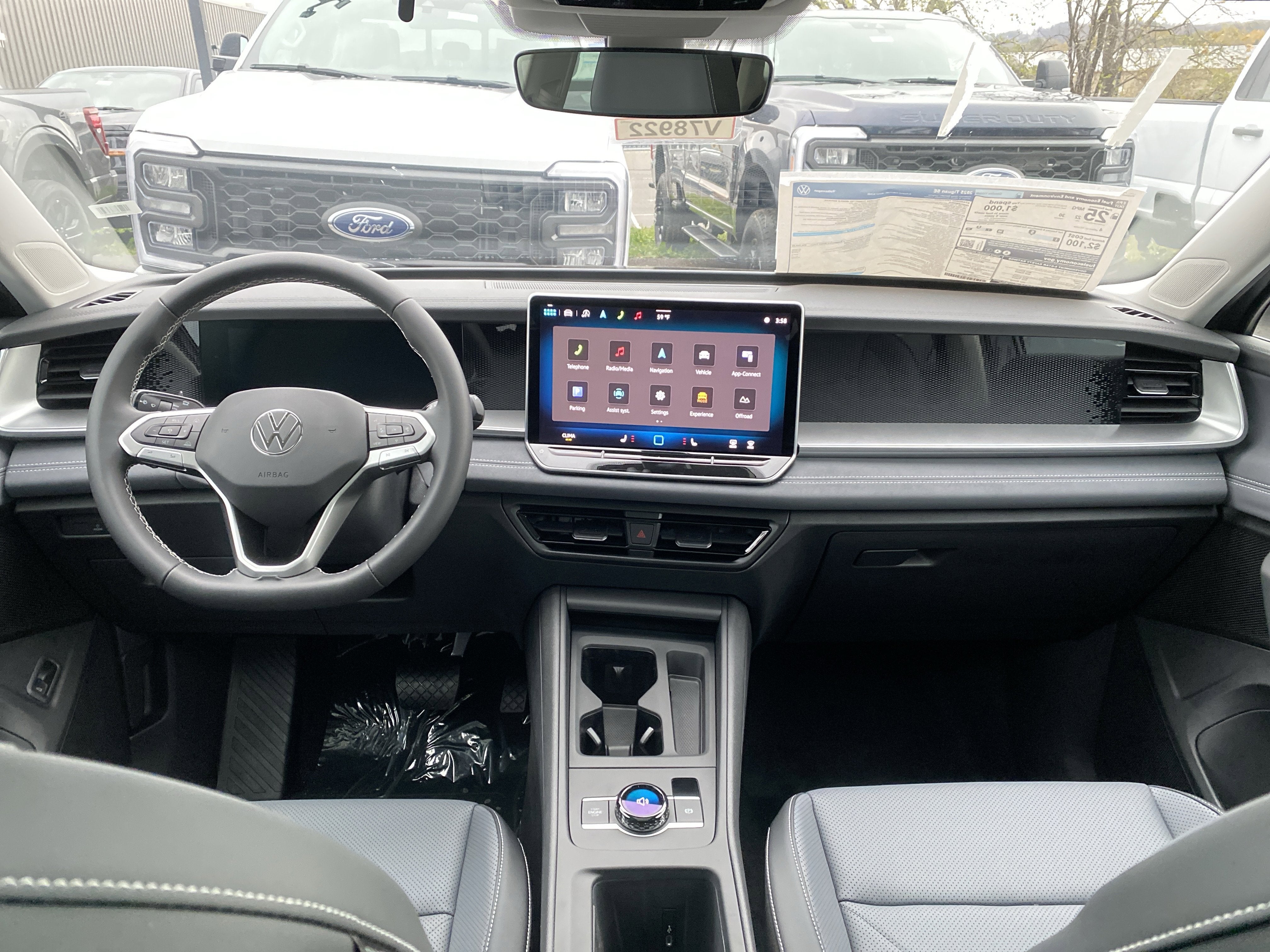 2025 Volkswagen Tiguan 2.0T SE 4MOTION