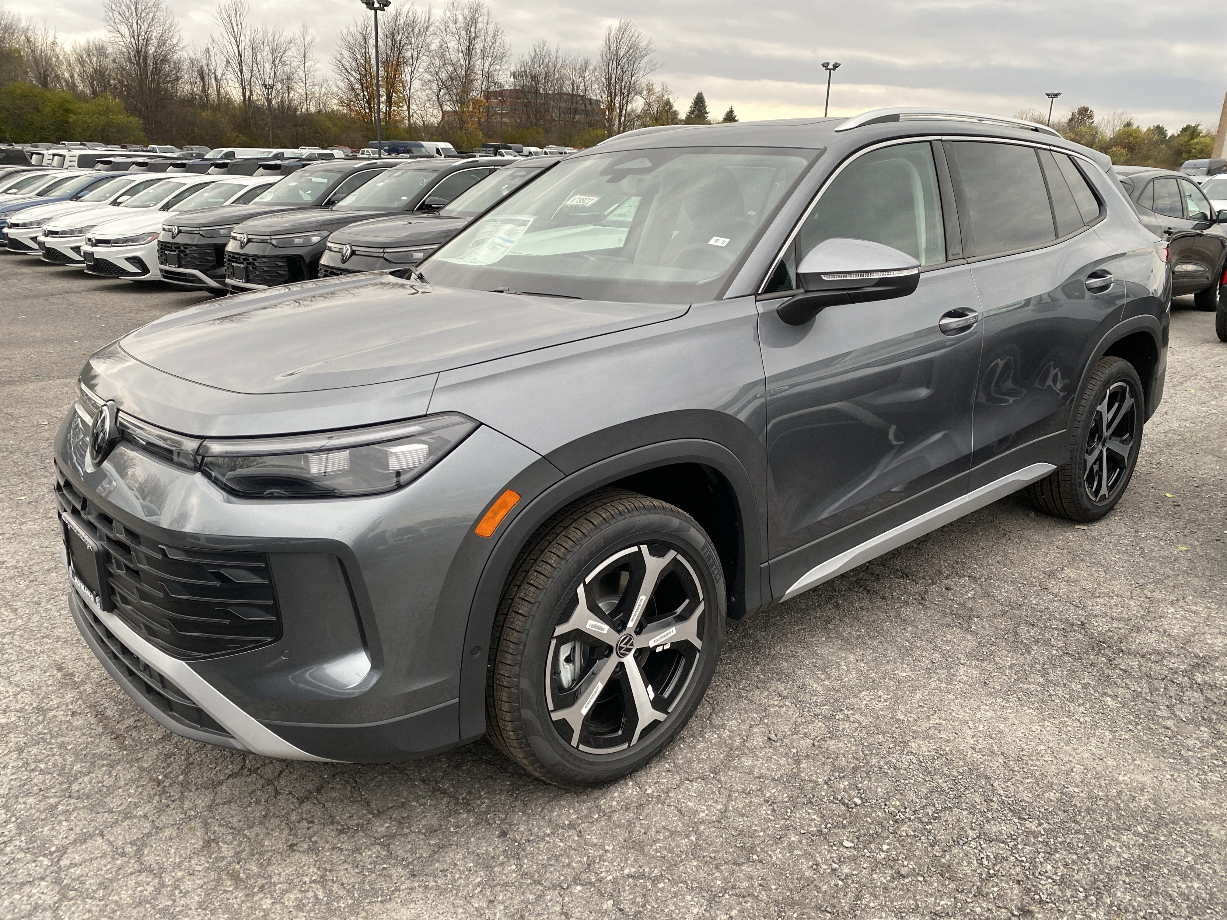 2025 Volkswagen Tiguan 2.0T SE 4MOTION