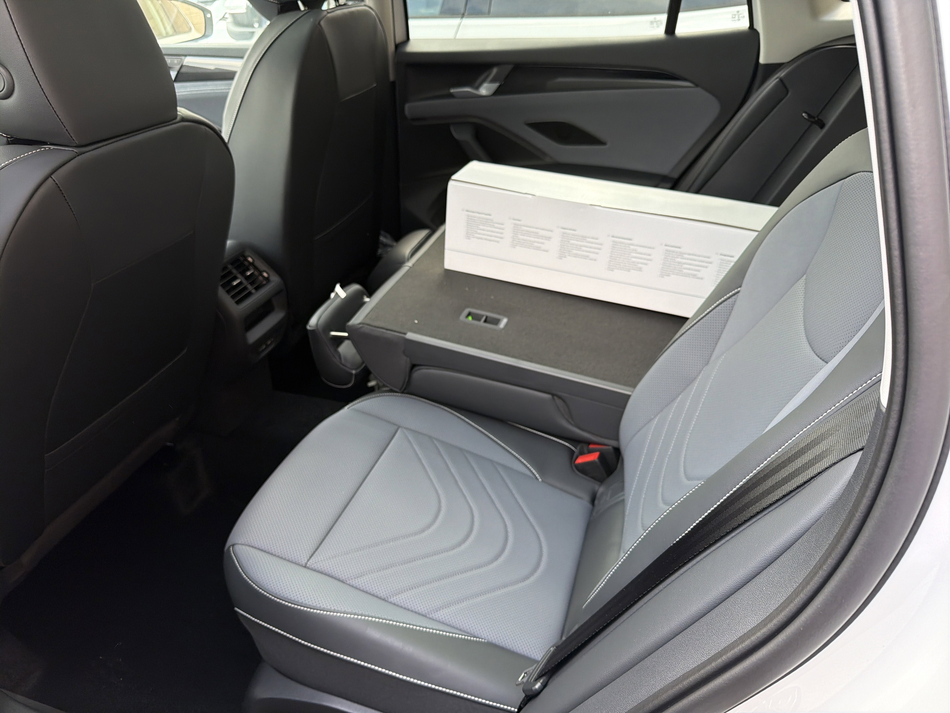 2026 Volkswagen Tiguan SE 4MOTION