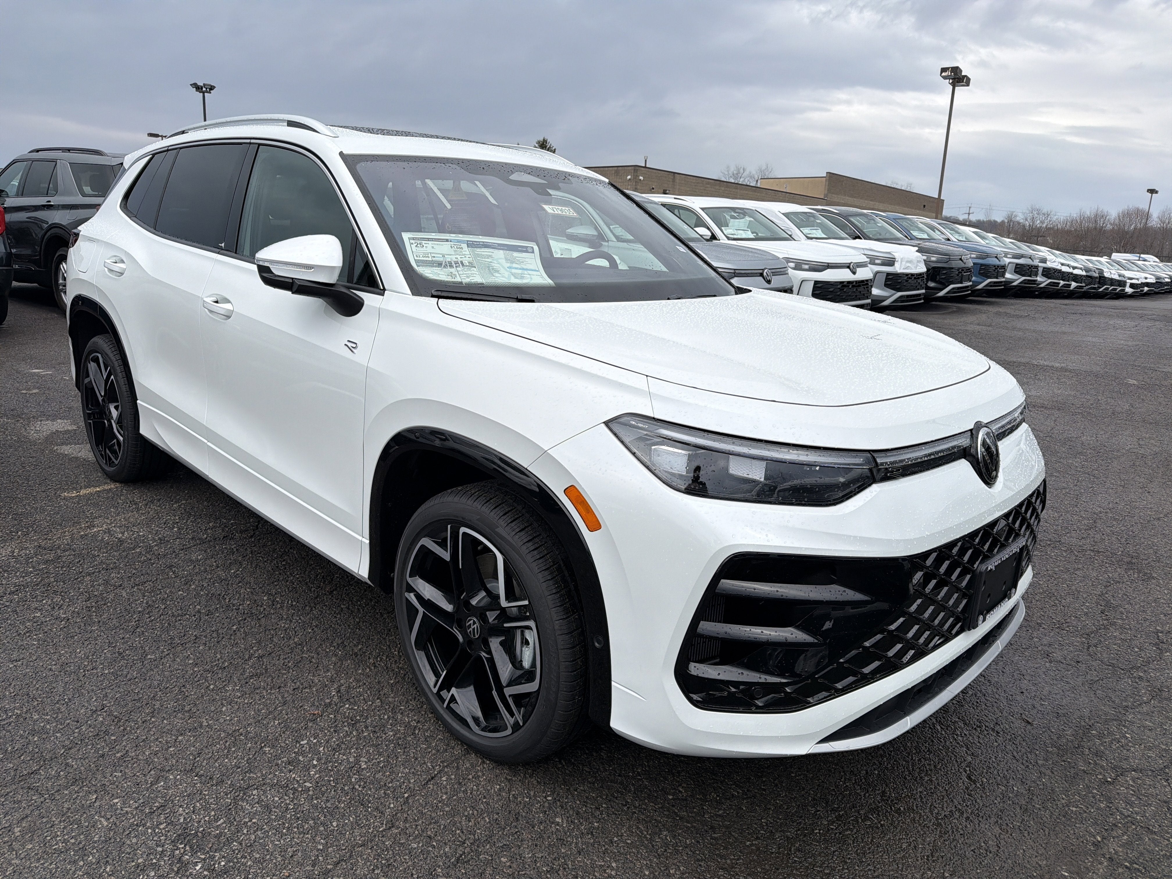 2026 Volkswagen Tiguan 2.0T SEL R-Line Turbo 4MOTION