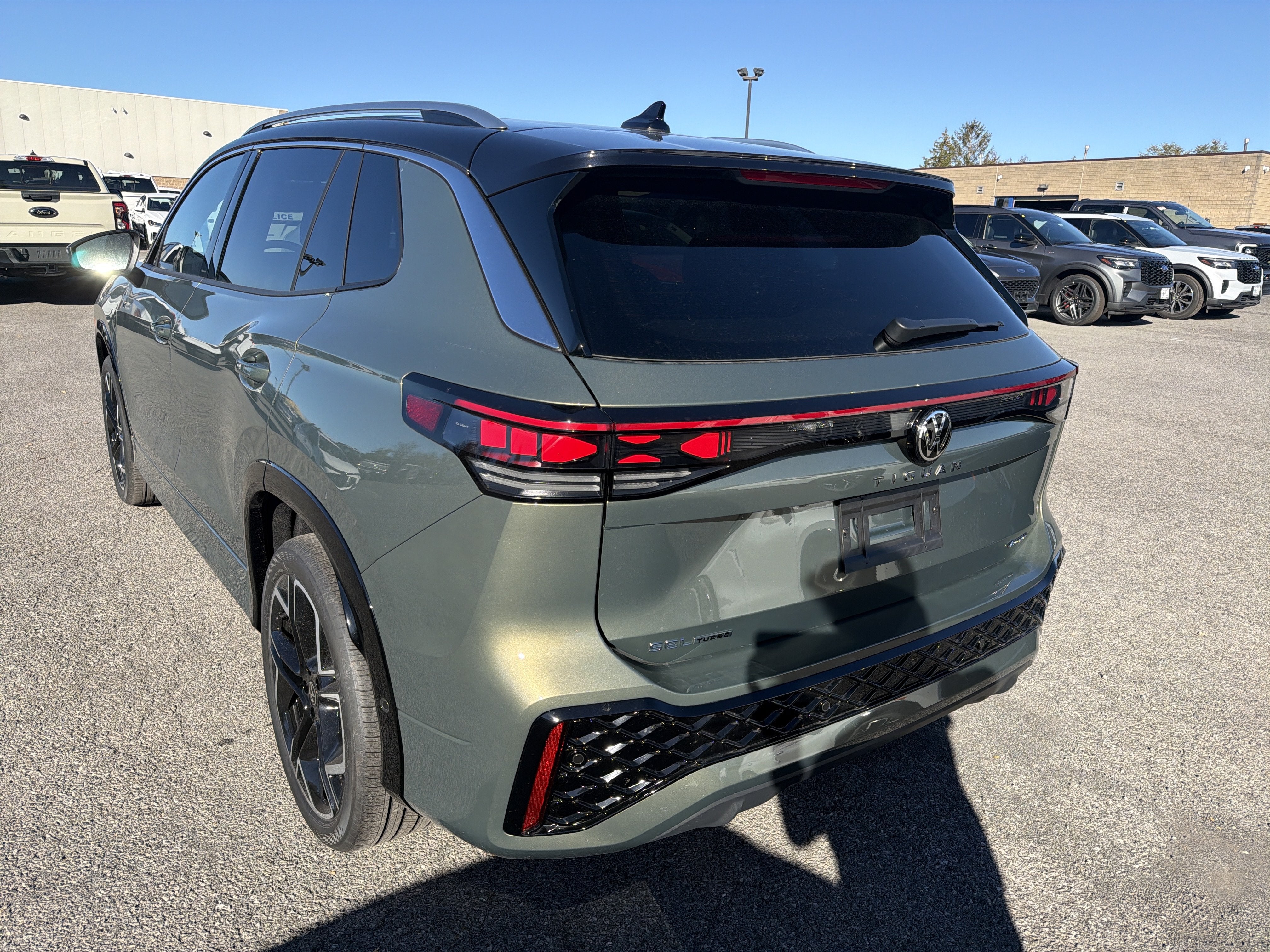 2026 Volkswagen Tiguan SEL R-Line Turbo 4MOTION