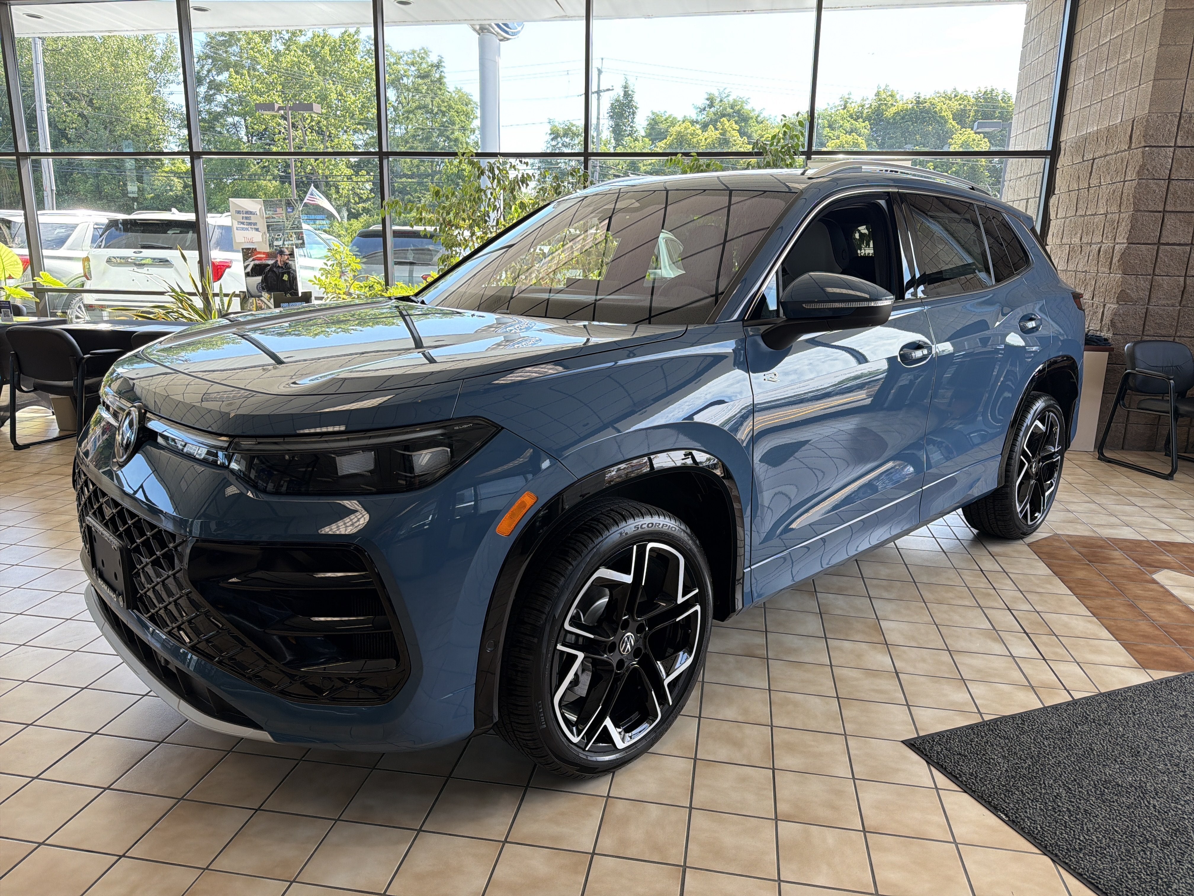 2026 Volkswagen Tiguan SEL R-Line Turbo 4MOTION