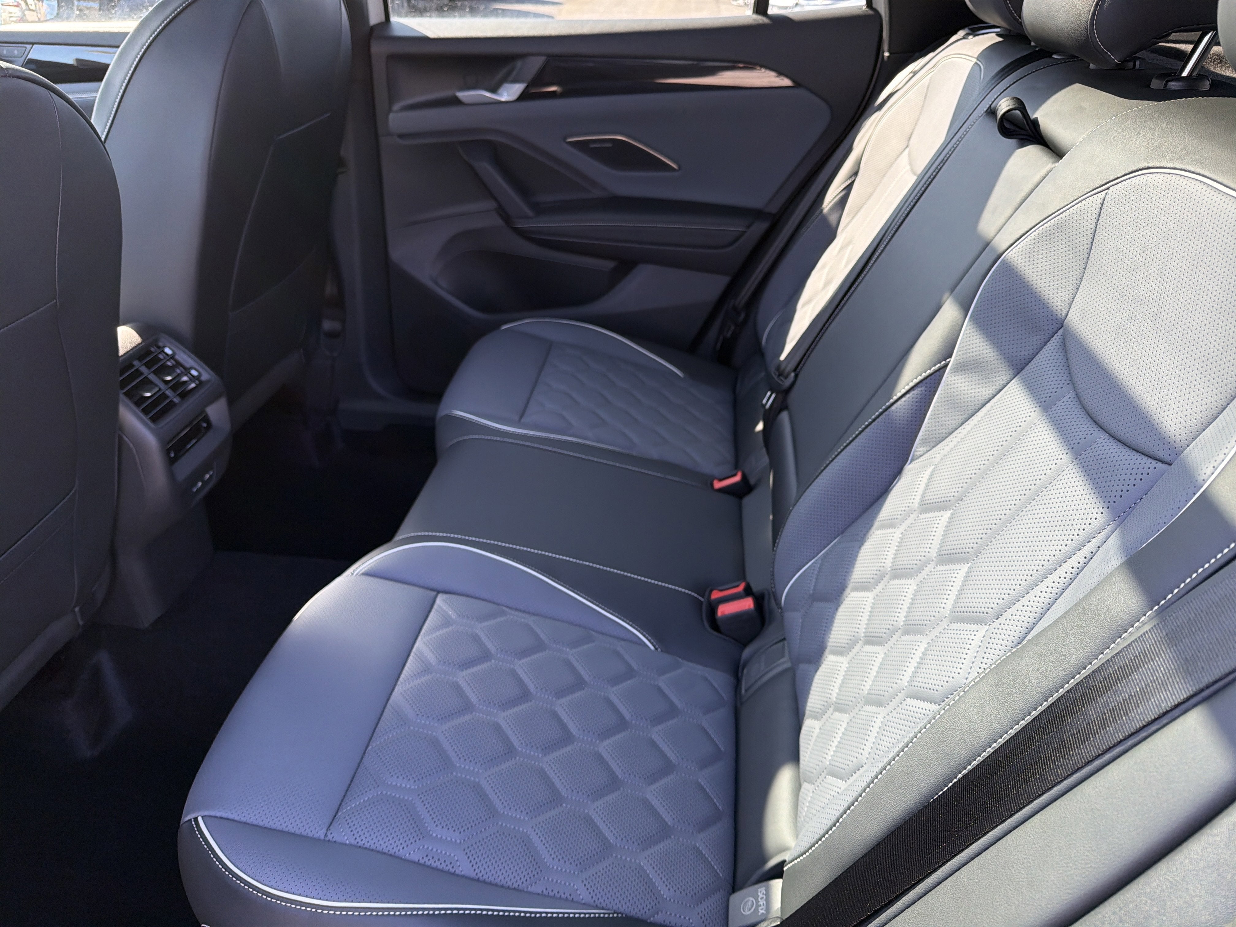 2026 Volkswagen Tiguan 2.0T SEL R-Line Turbo 4MOTION