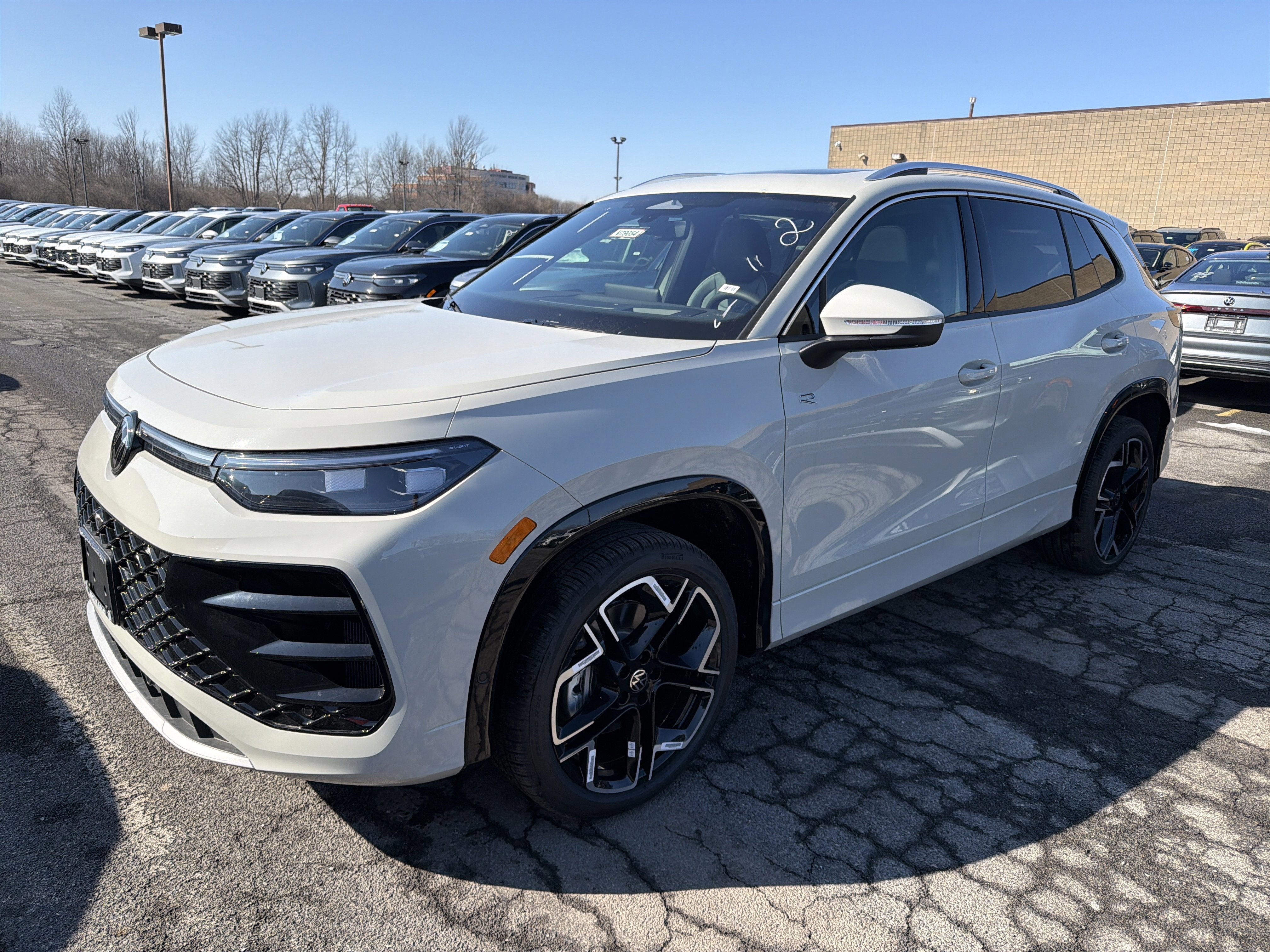 2026 Volkswagen Tiguan 2.0T SEL R-Line Turbo 4MOTION