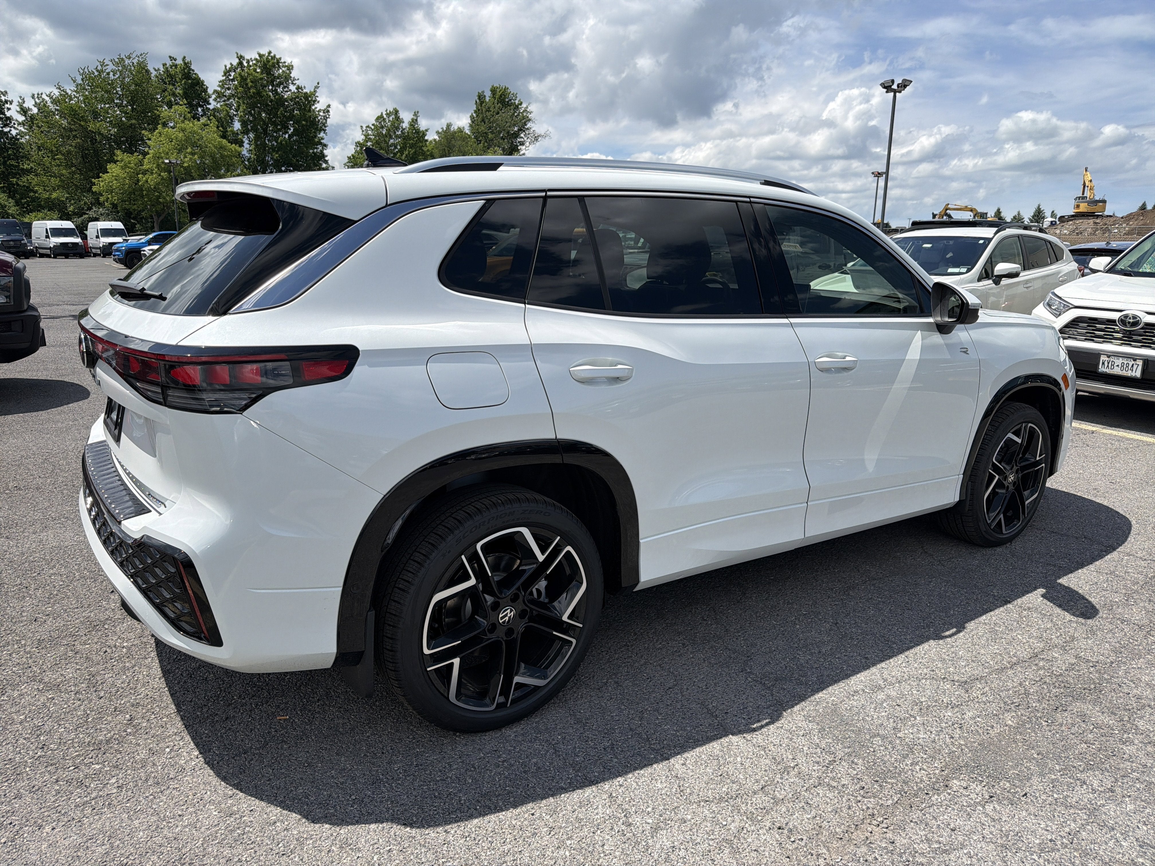 2026 Volkswagen Tiguan SEL R-Line Turbo 4MOTION