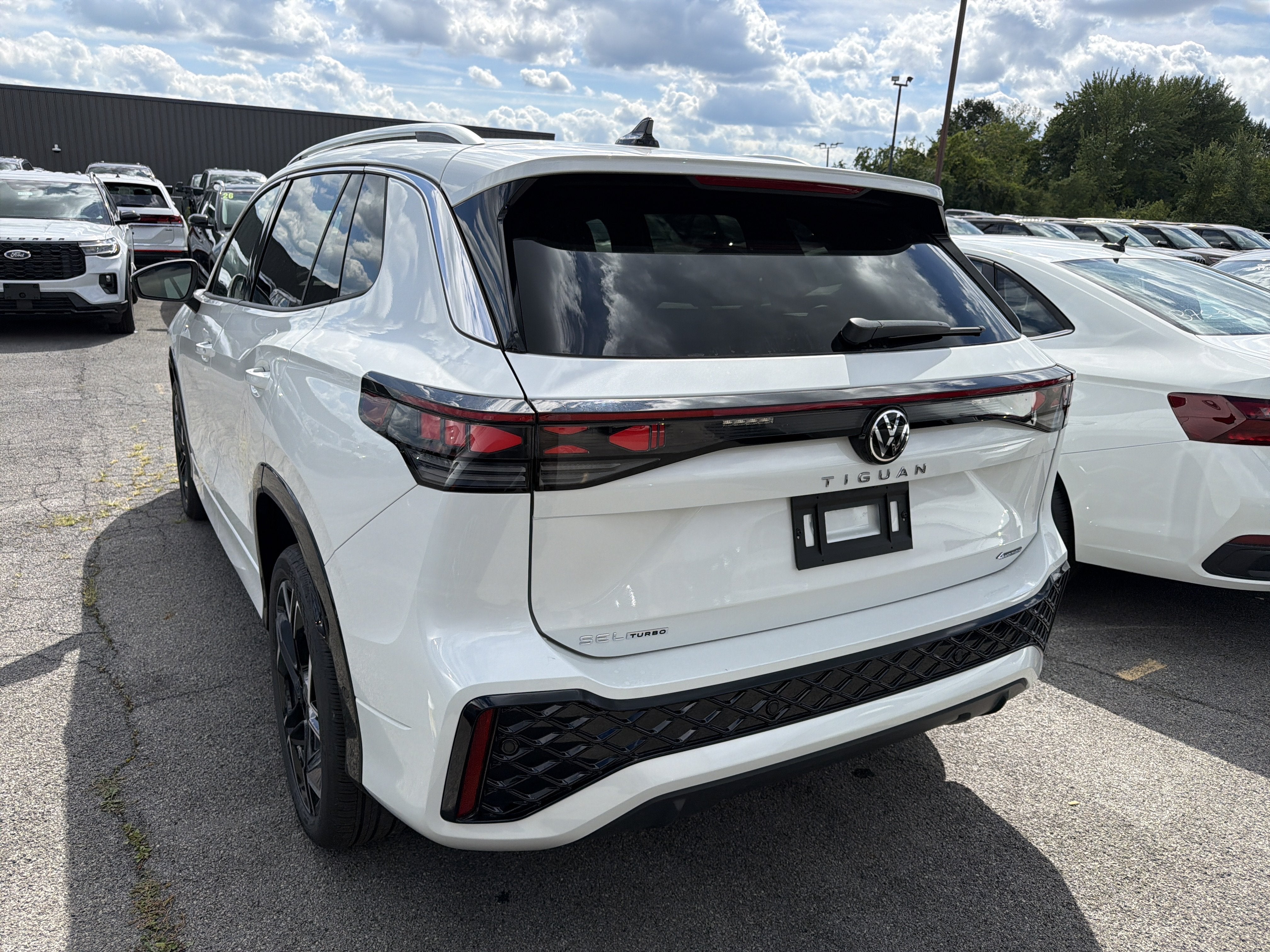 2026 Volkswagen Tiguan SEL R-Line Turbo 4MOTION