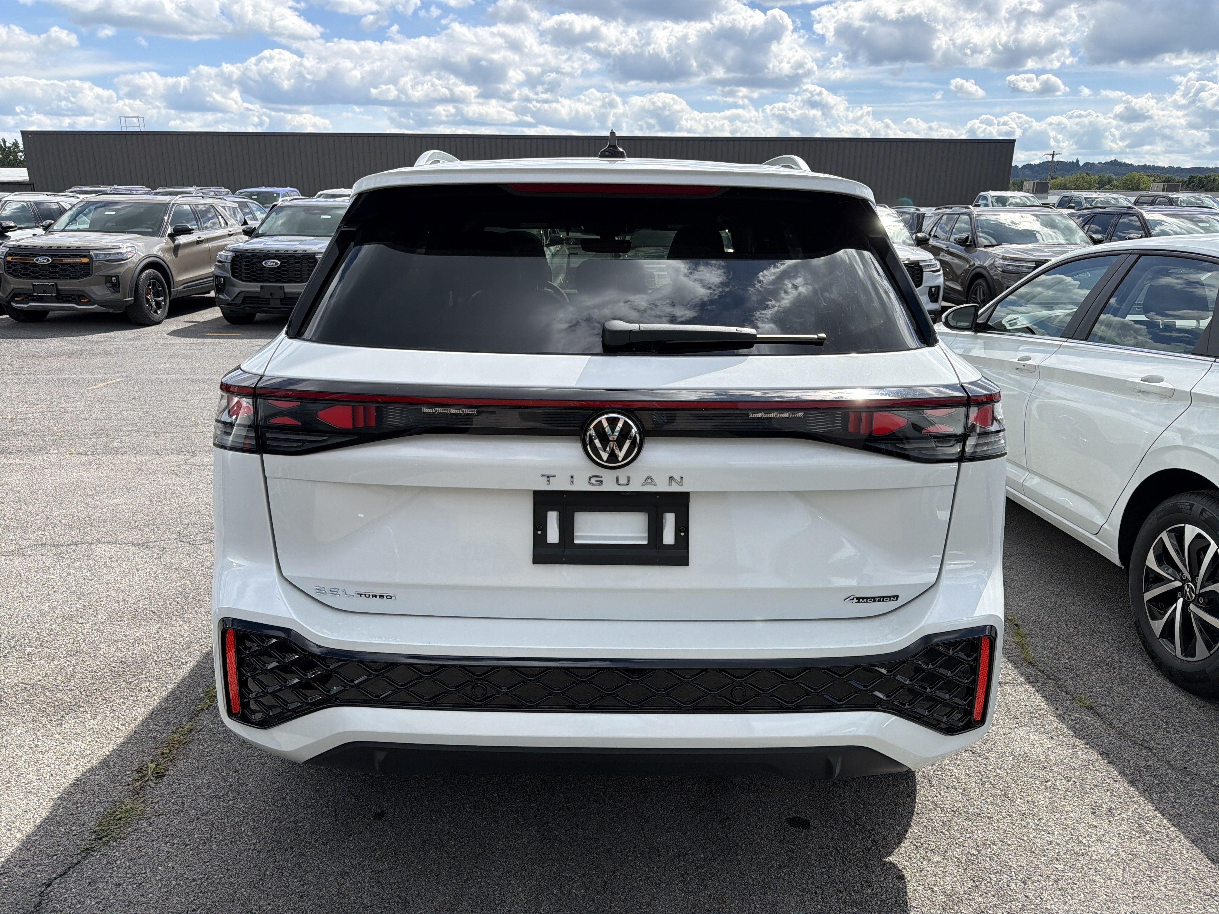 2026 Volkswagen Tiguan SEL R-Line Turbo 4MOTION