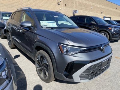 2025 Volkswagen Taos SE 4MOTION