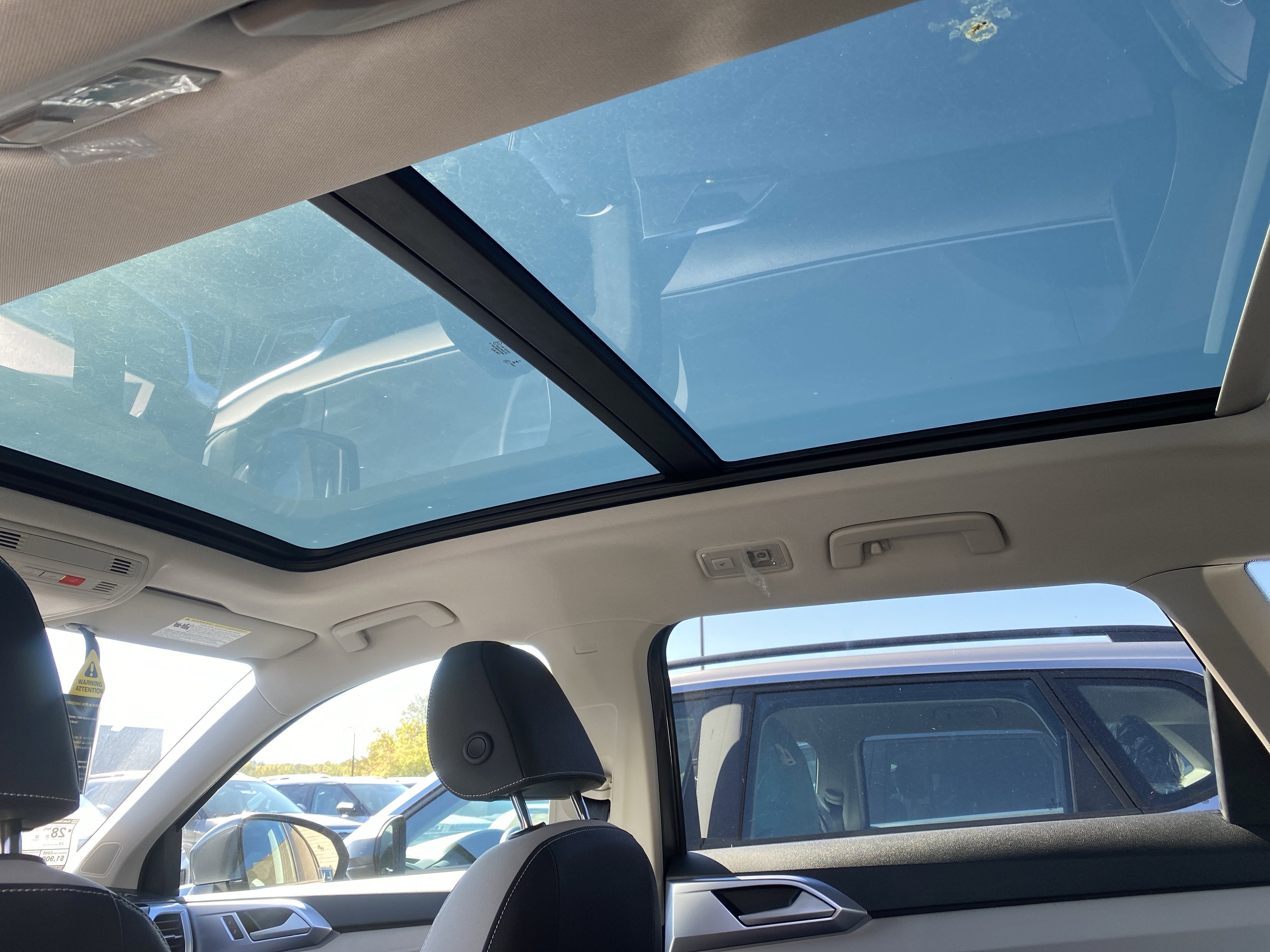 2025 Volkswagen Taos SE 4MOTION