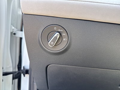 2025 Volkswagen Taos SE 4MOTION