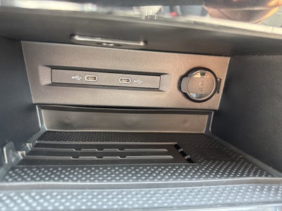 2025 Volkswagen Taos SE 4MOTION