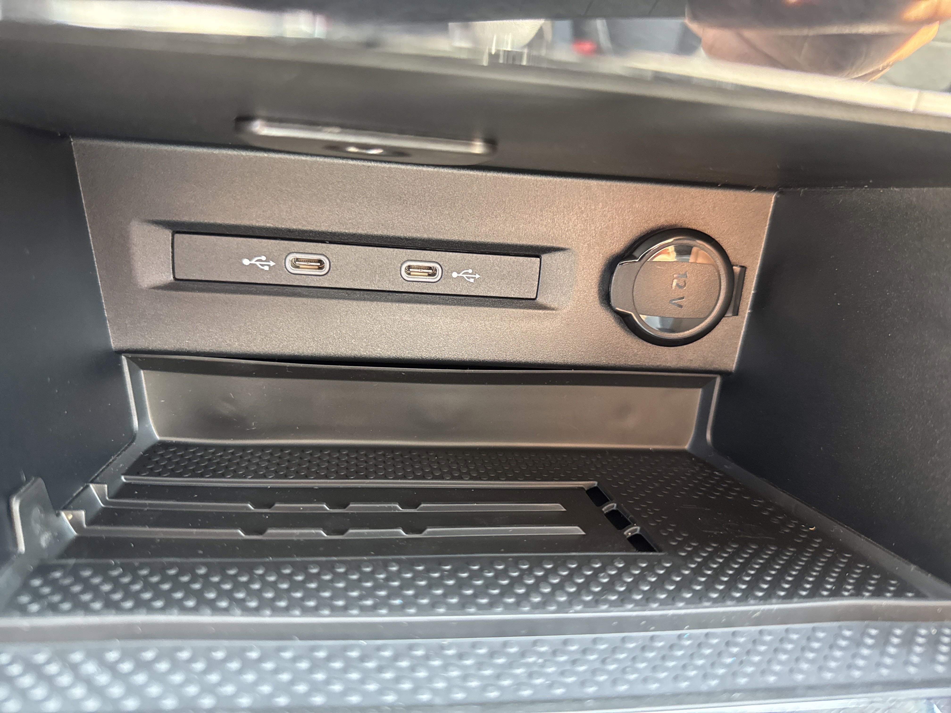 2025 Volkswagen Taos SE 4MOTION