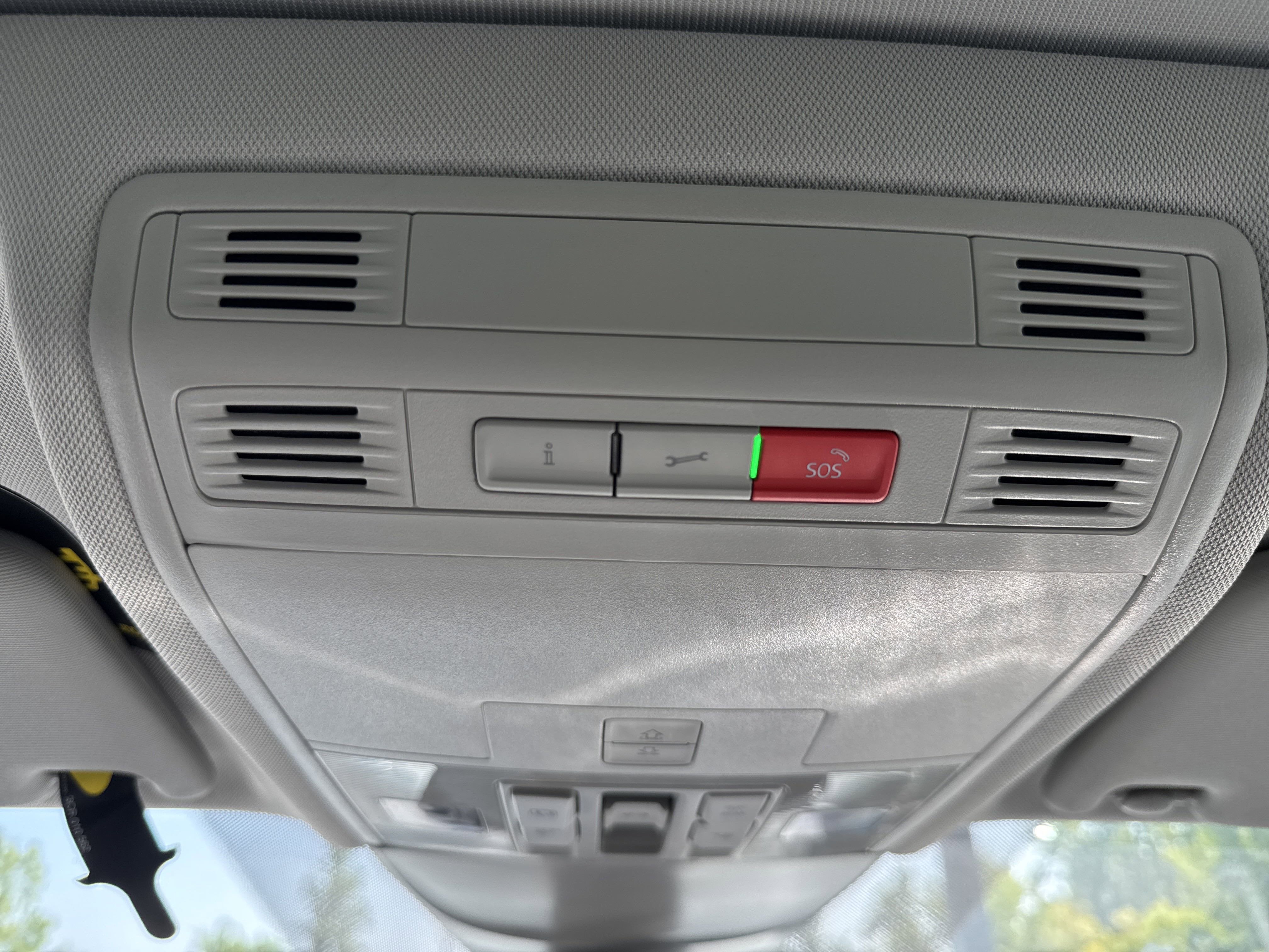 2025 Volkswagen Taos SE 4MOTION