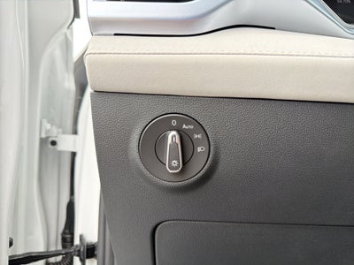 2026 Volkswagen Taos SE 4MOTION