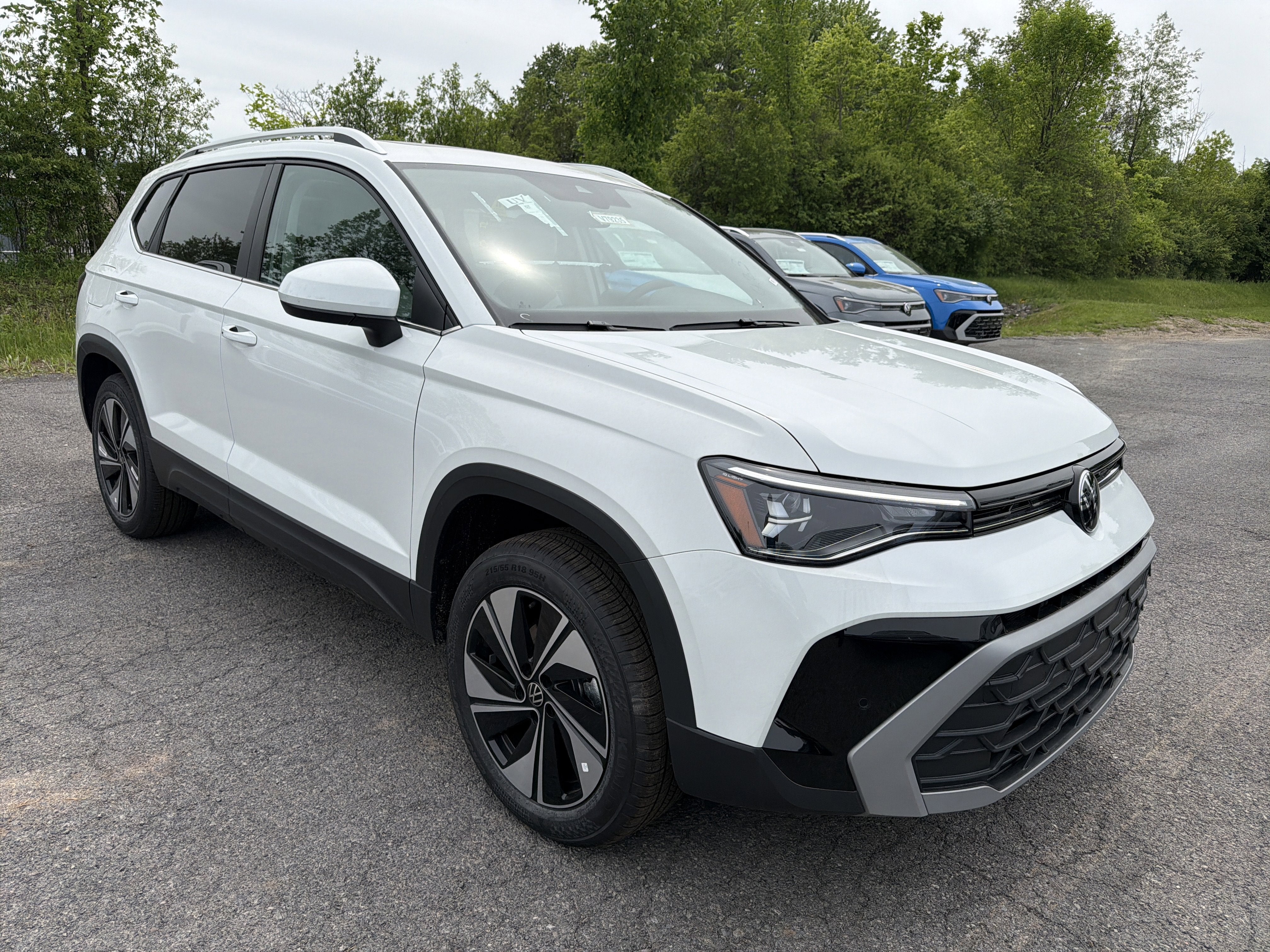 2026 Volkswagen Taos SE 4MOTION