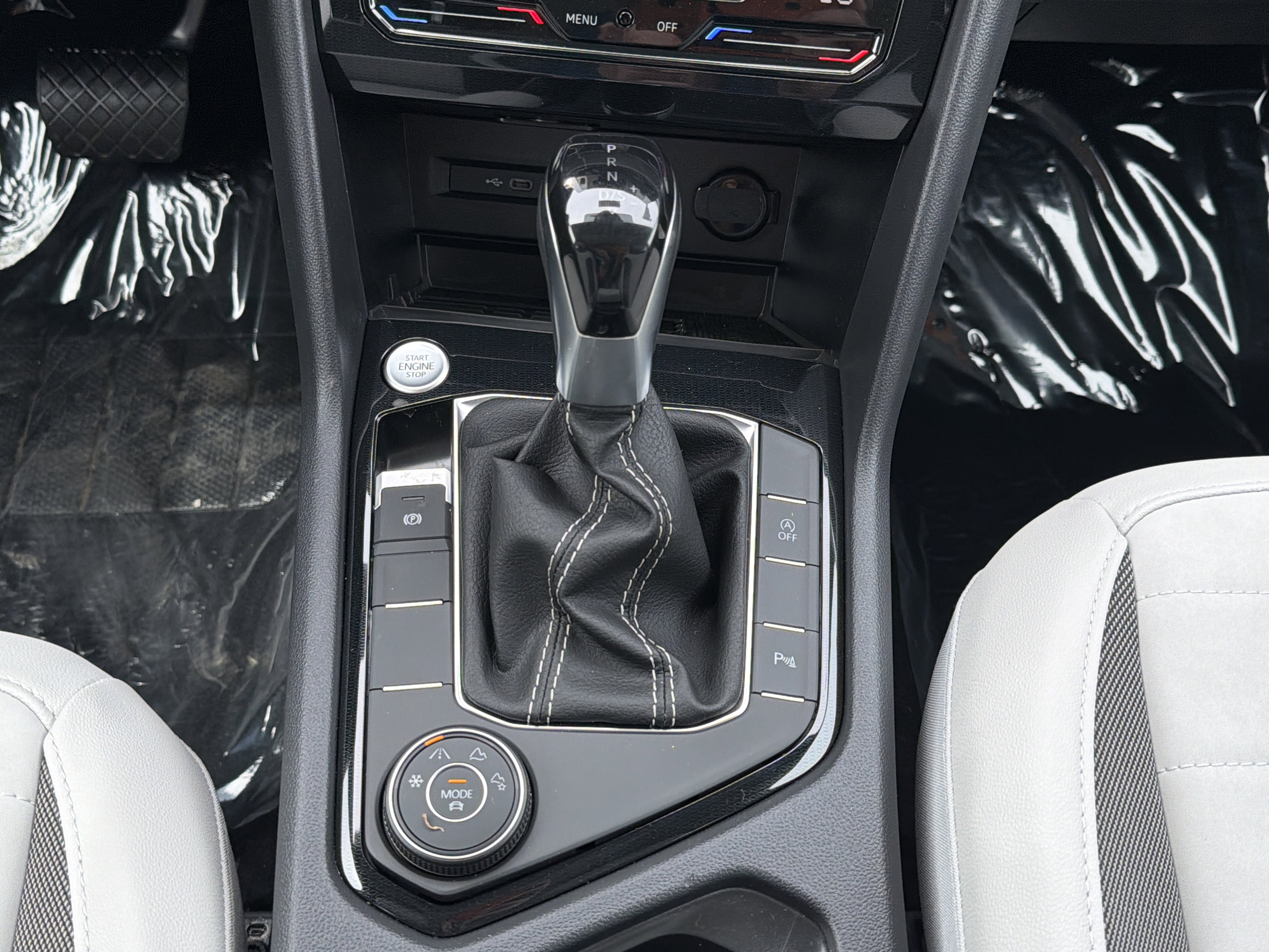 2026 Volkswagen Taos SE 4MOTION