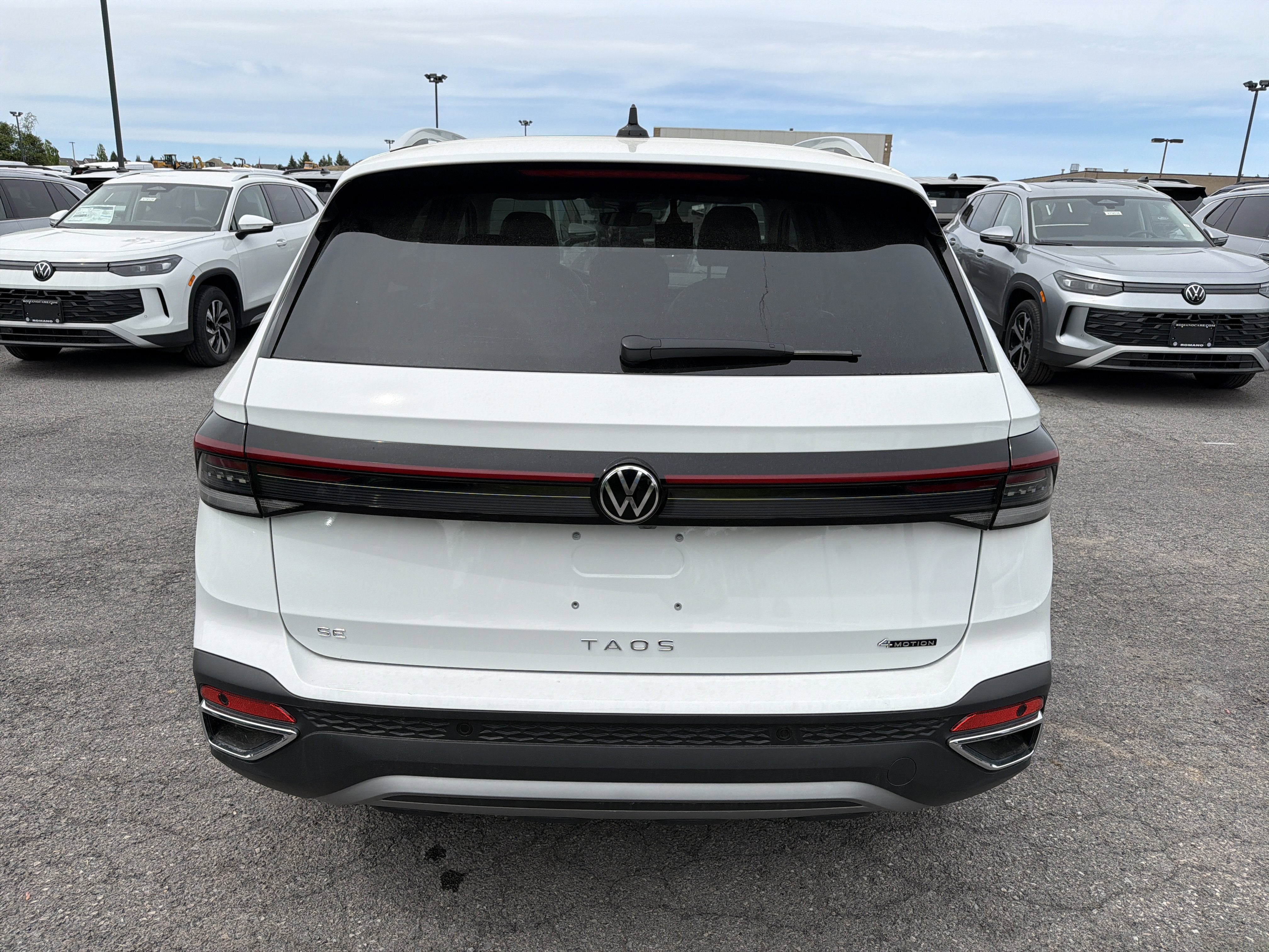 2026 Volkswagen Taos SE 4MOTION