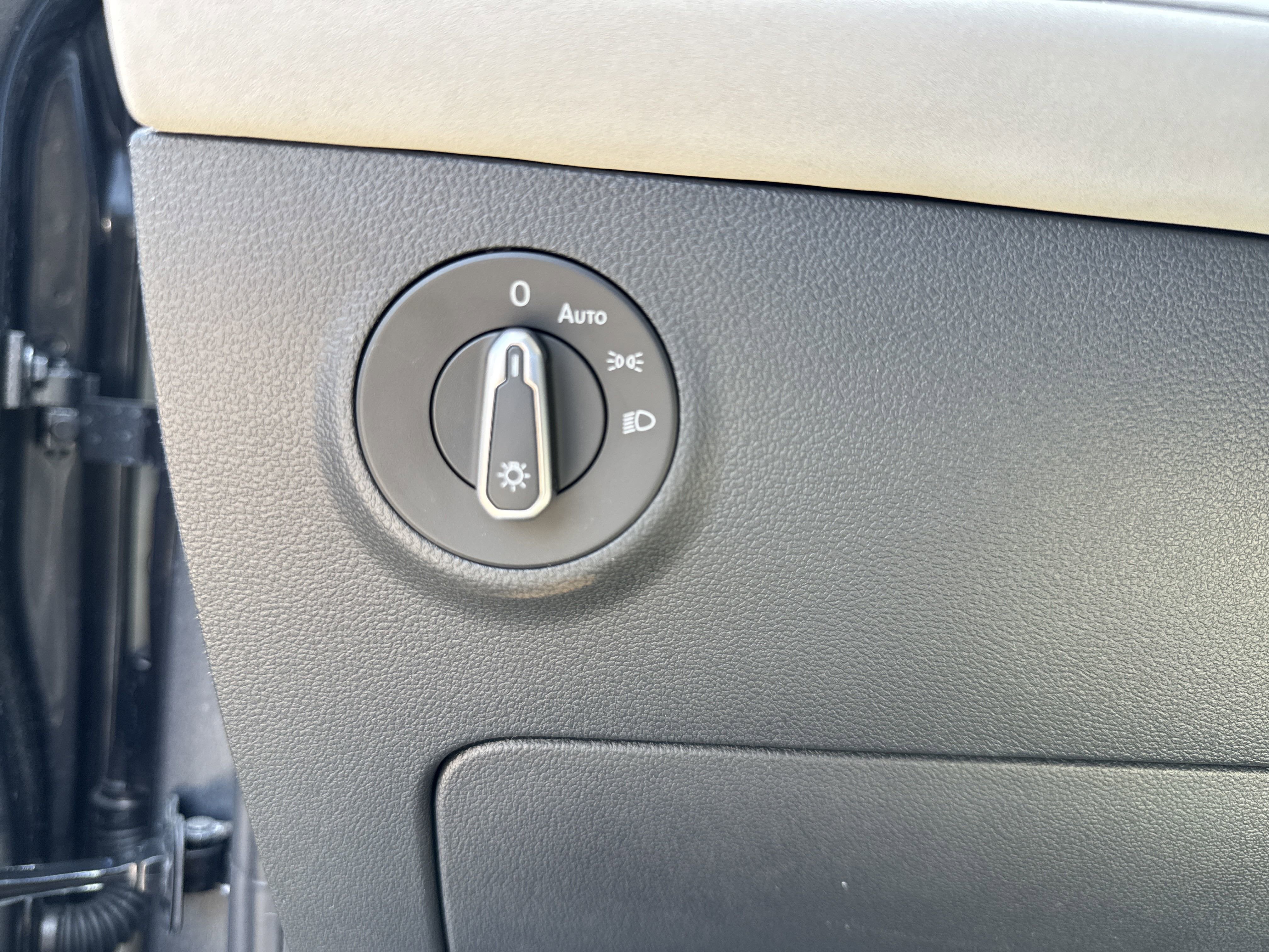 2025 Volkswagen Taos SE 4MOTION