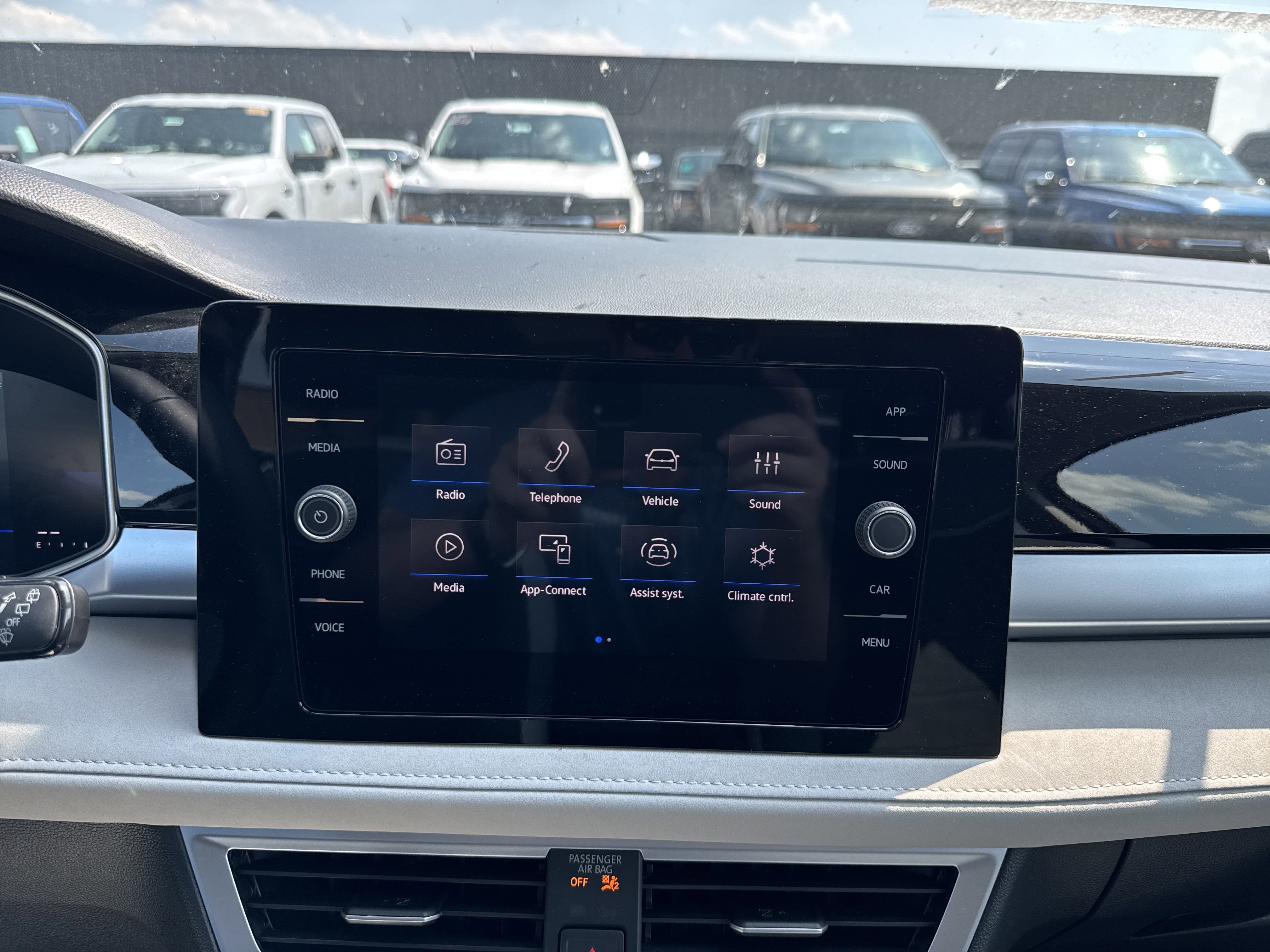 2025 Volkswagen Taos SE 4MOTION