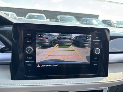 2025 Volkswagen Taos SE 4MOTION