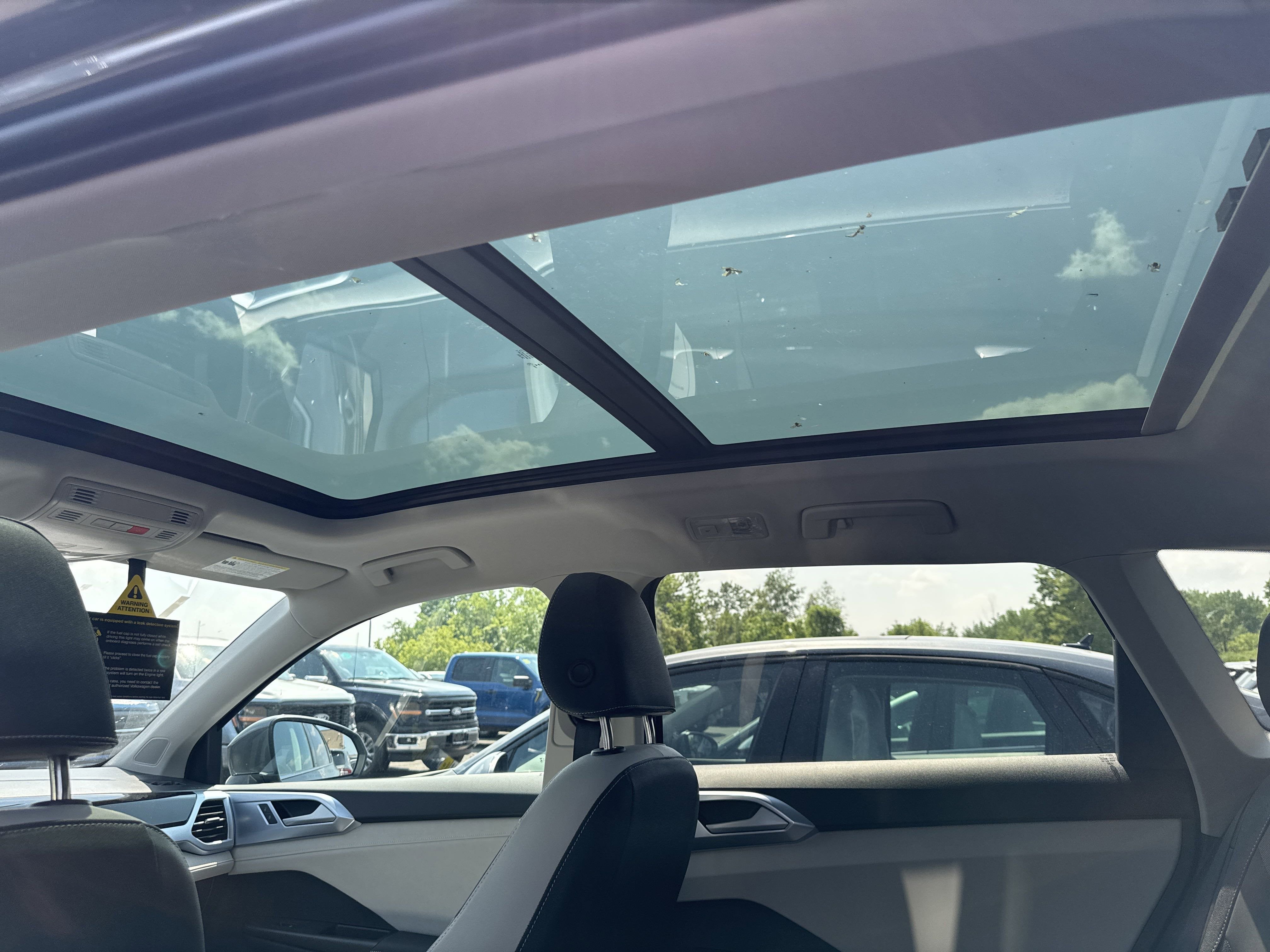 2025 Volkswagen Taos SE 4MOTION