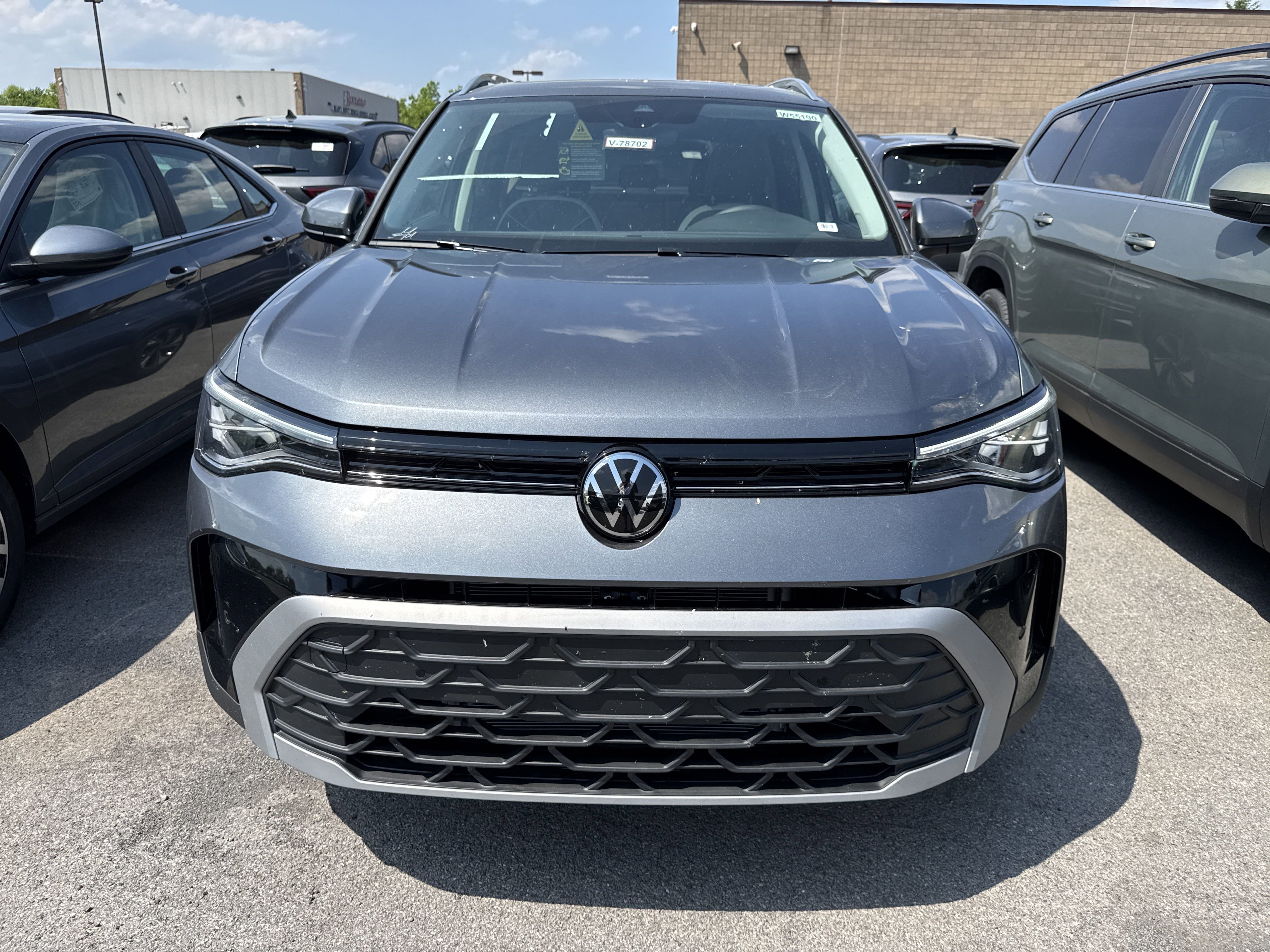 2025 Volkswagen Taos SE 4MOTION