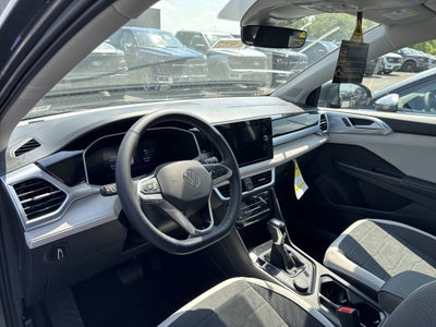 2025 Volkswagen Taos SE 4MOTION