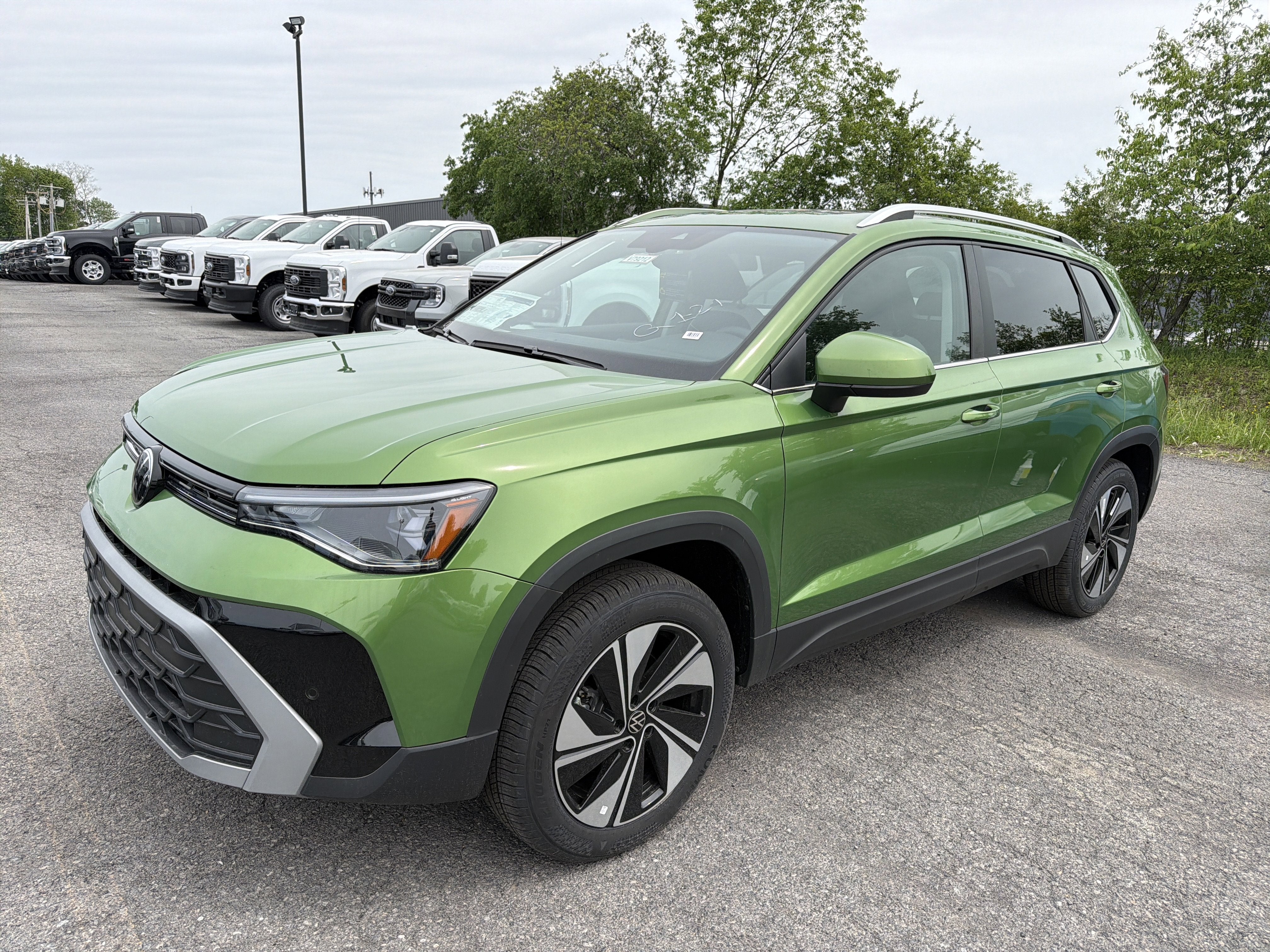 2026 Volkswagen Taos SE 4MOTION