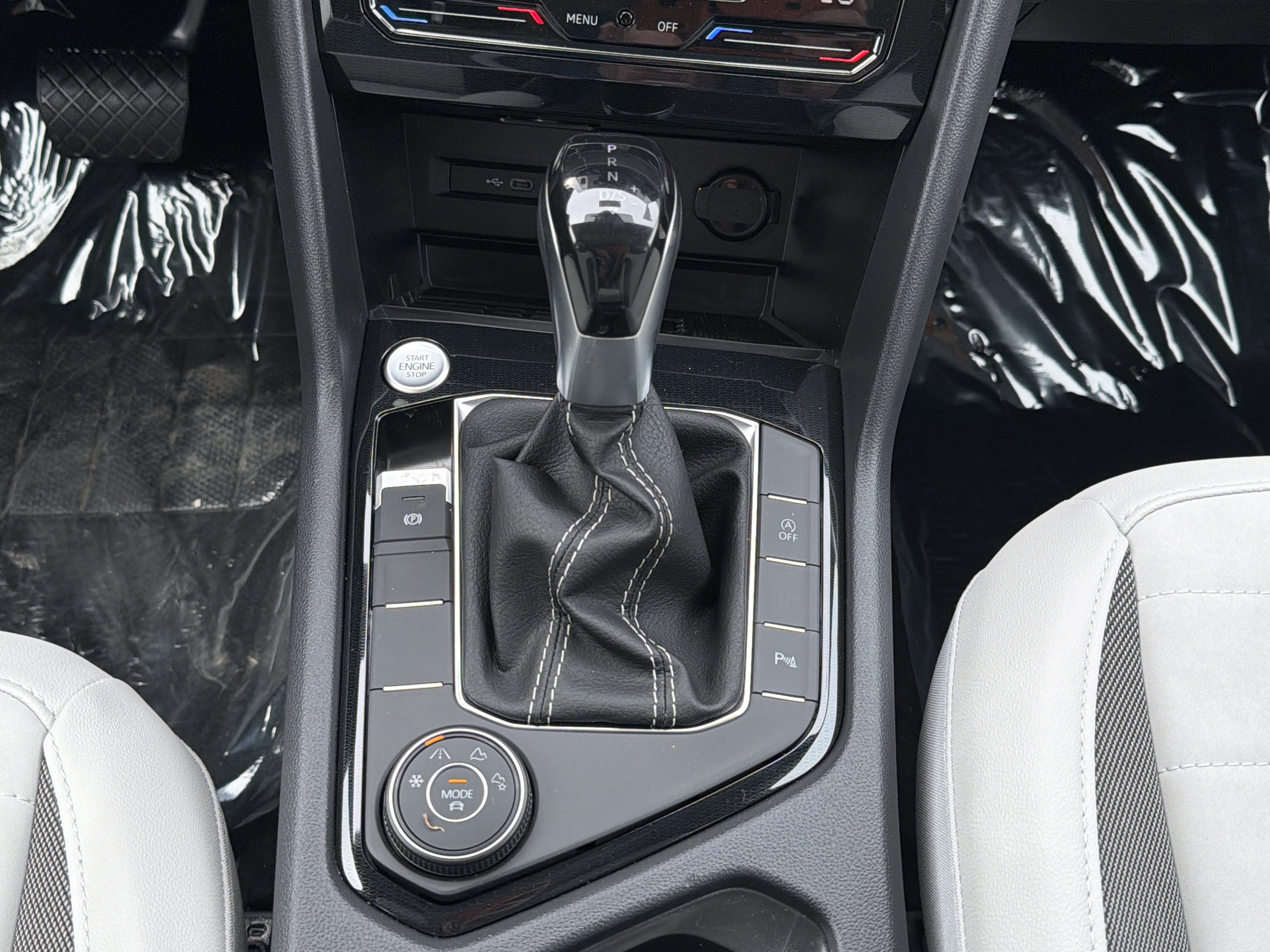 2026 Volkswagen Taos SE 4MOTION