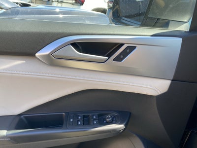2025 Volkswagen Taos SE 4MOTION