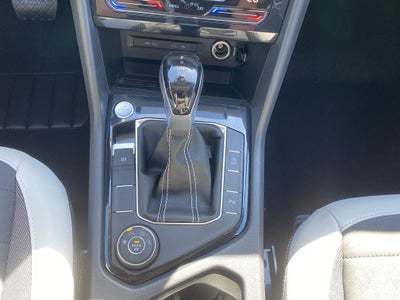 2025 Volkswagen Taos SE 4MOTION