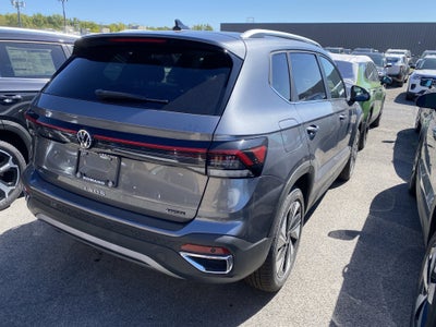 2025 Volkswagen Taos SE 4MOTION