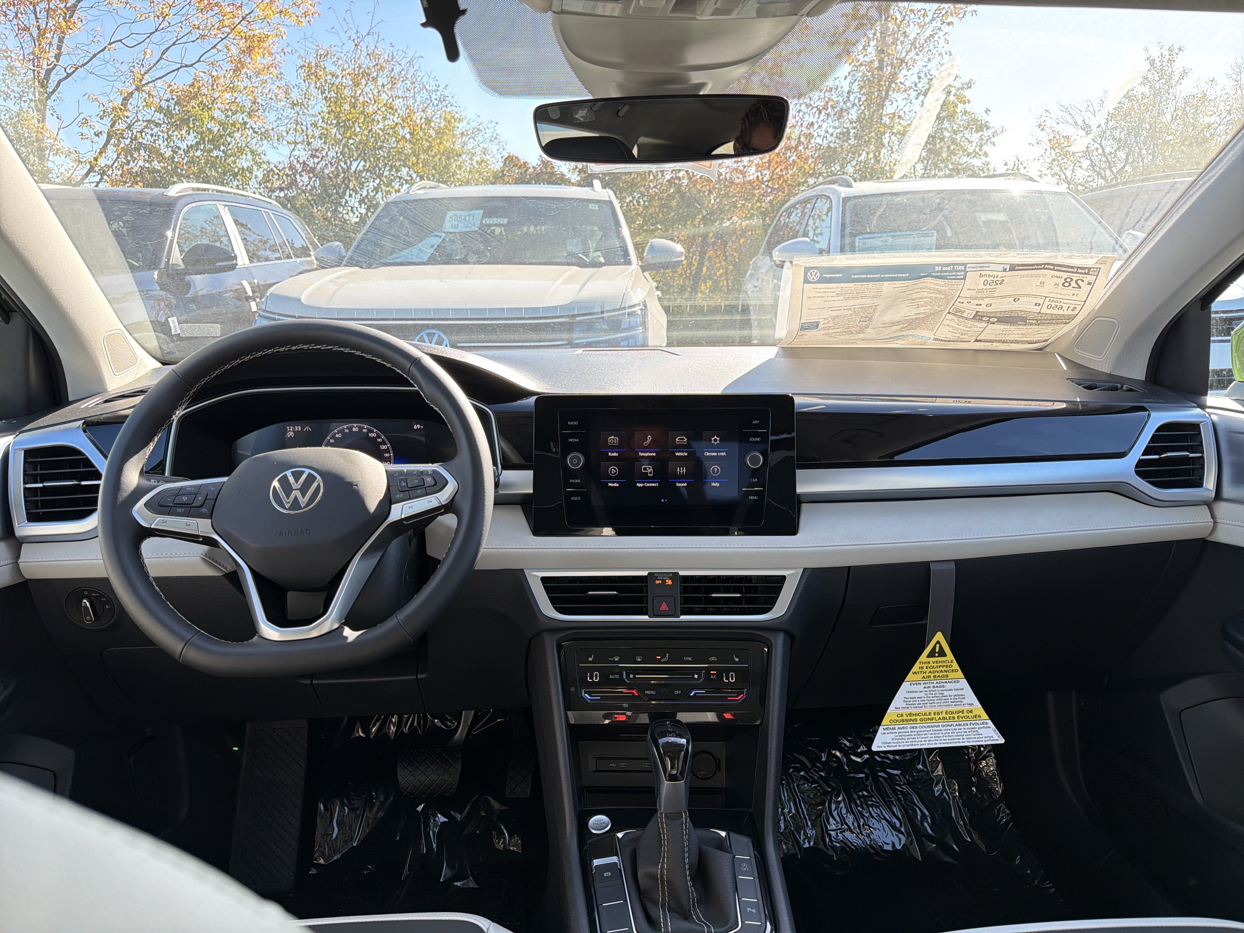 2027 Volkswagen Taos SE 4MOTION