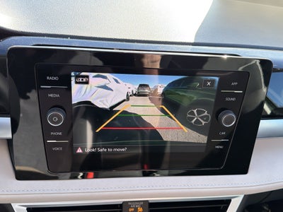 2027 Volkswagen Taos SE 4MOTION